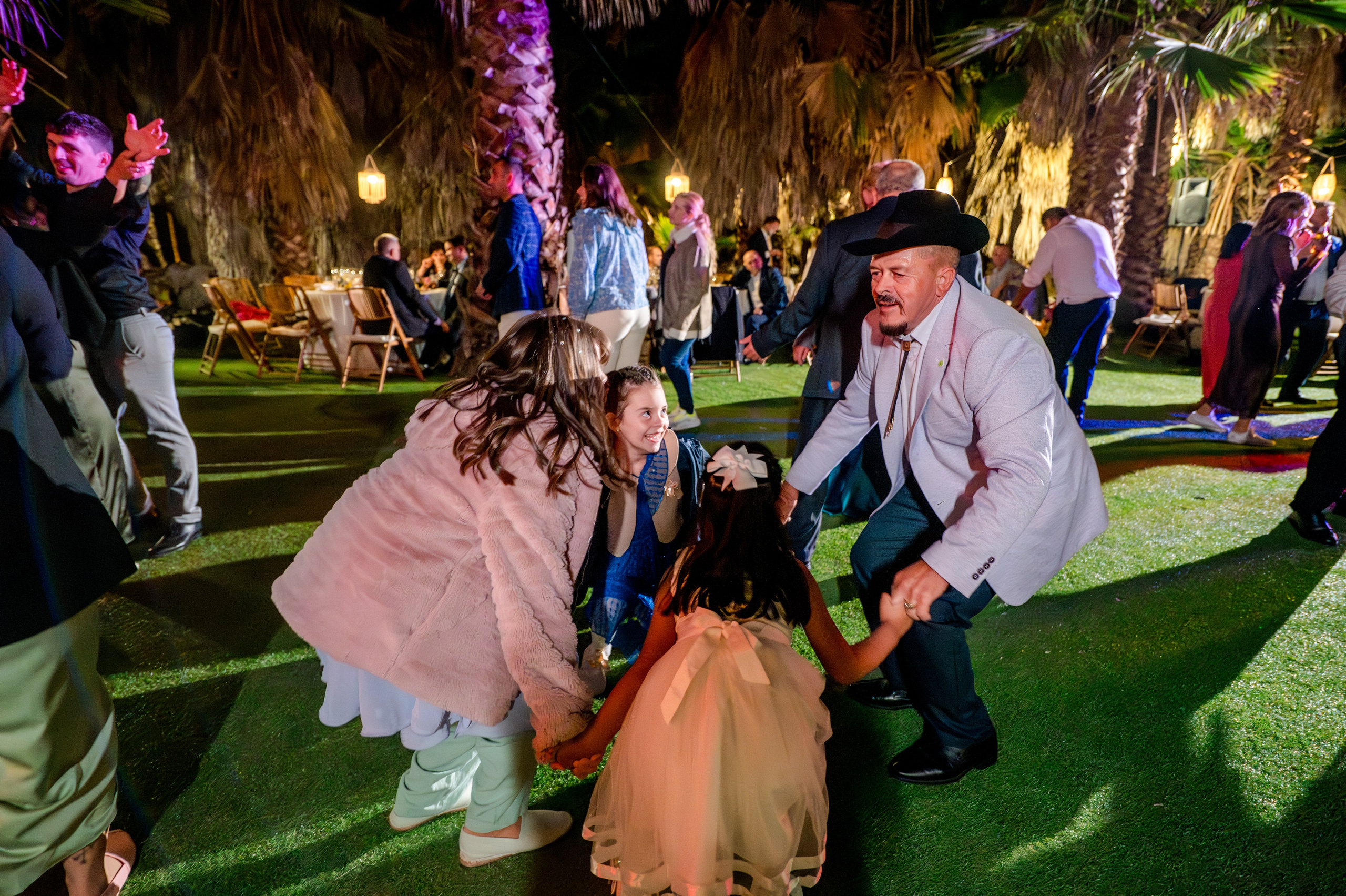 BYZO MEDIA. PETRU BYZO - family and children photographer in ROMANIA