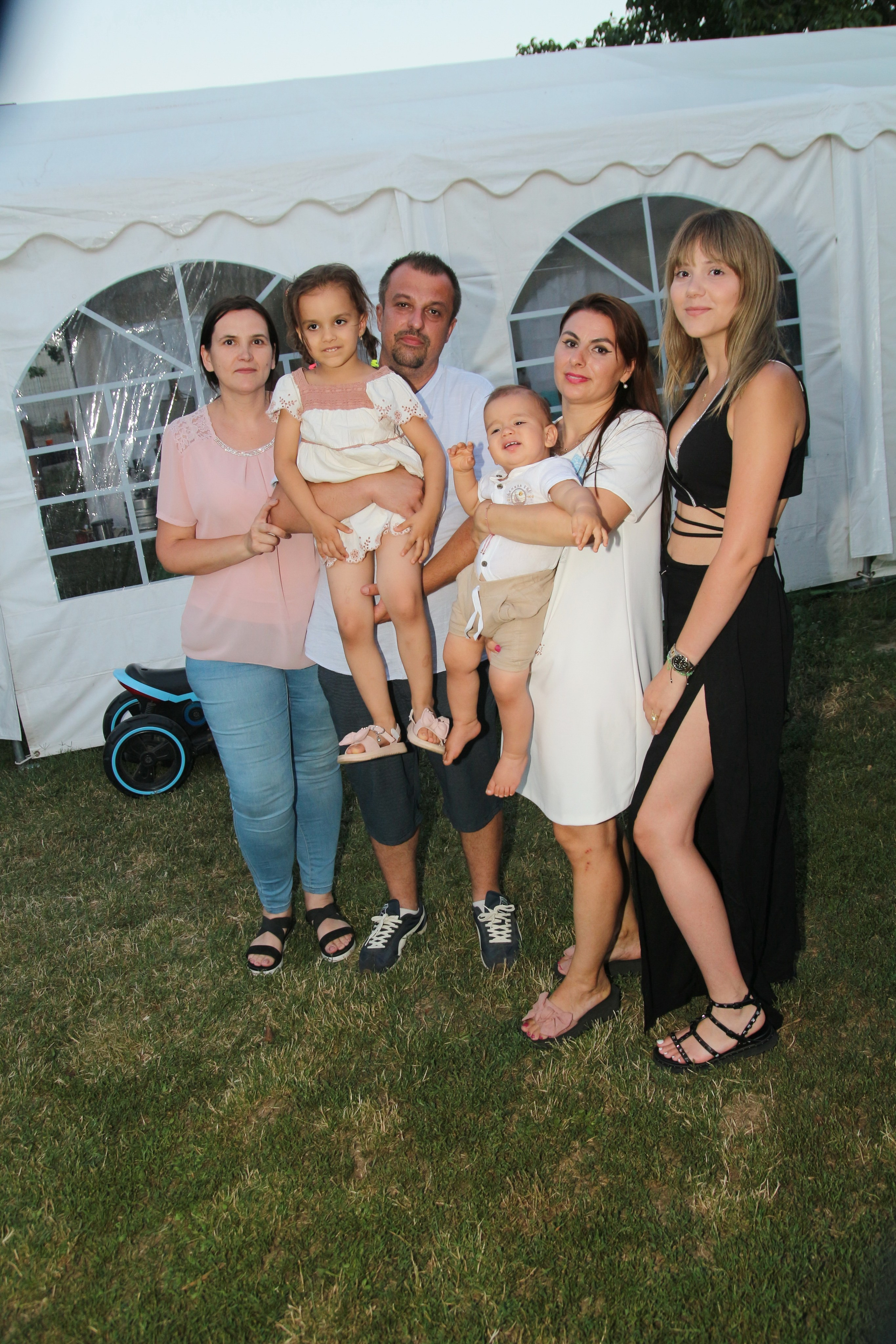 BYZO MEDIA. PETRU BYZO - family and children photographer in ROMANIA