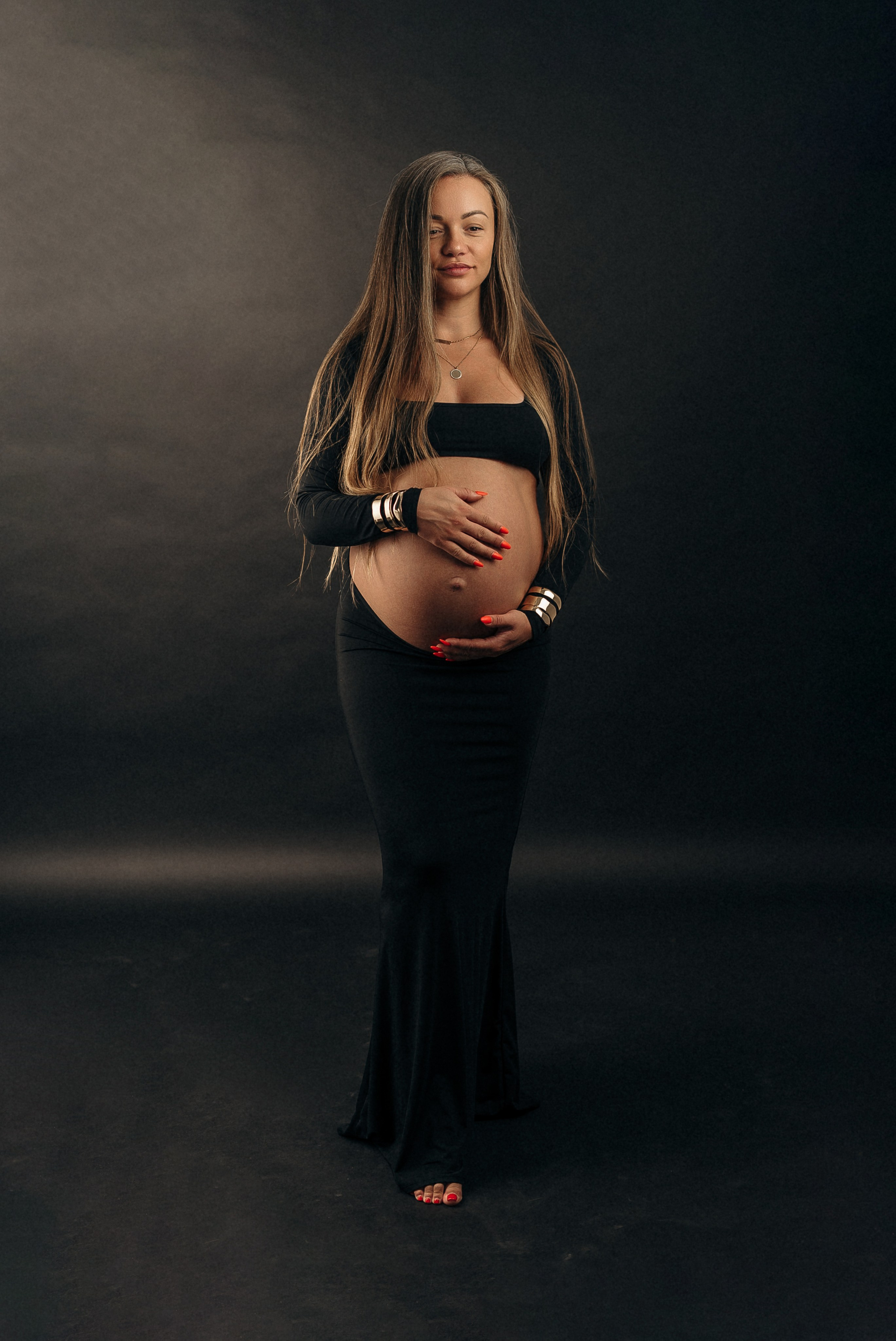 Maternity photoshoot with painted belly. Портретный и семейный фотограф в Лимассоле Кипр Анна Руссу