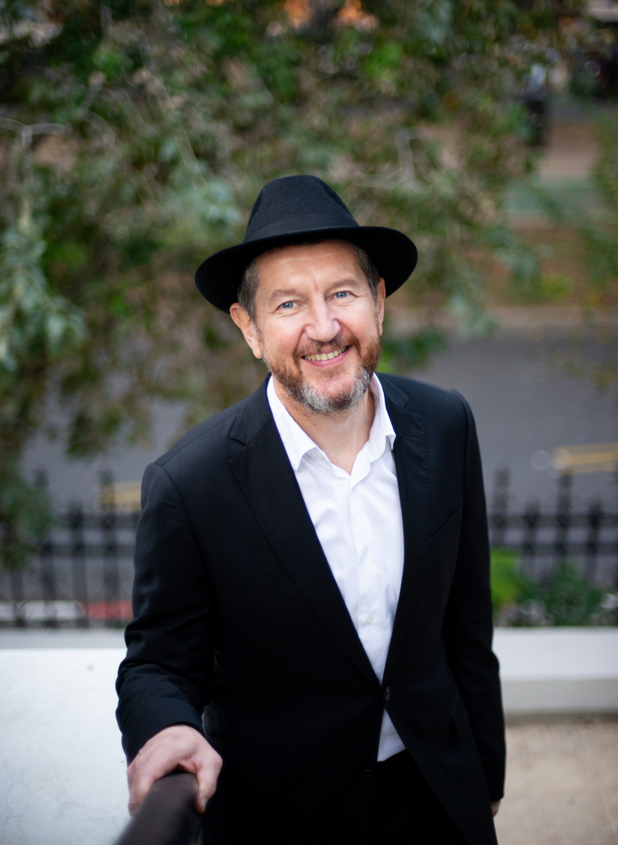 Пинхас и его семья. Визуальный брендинг