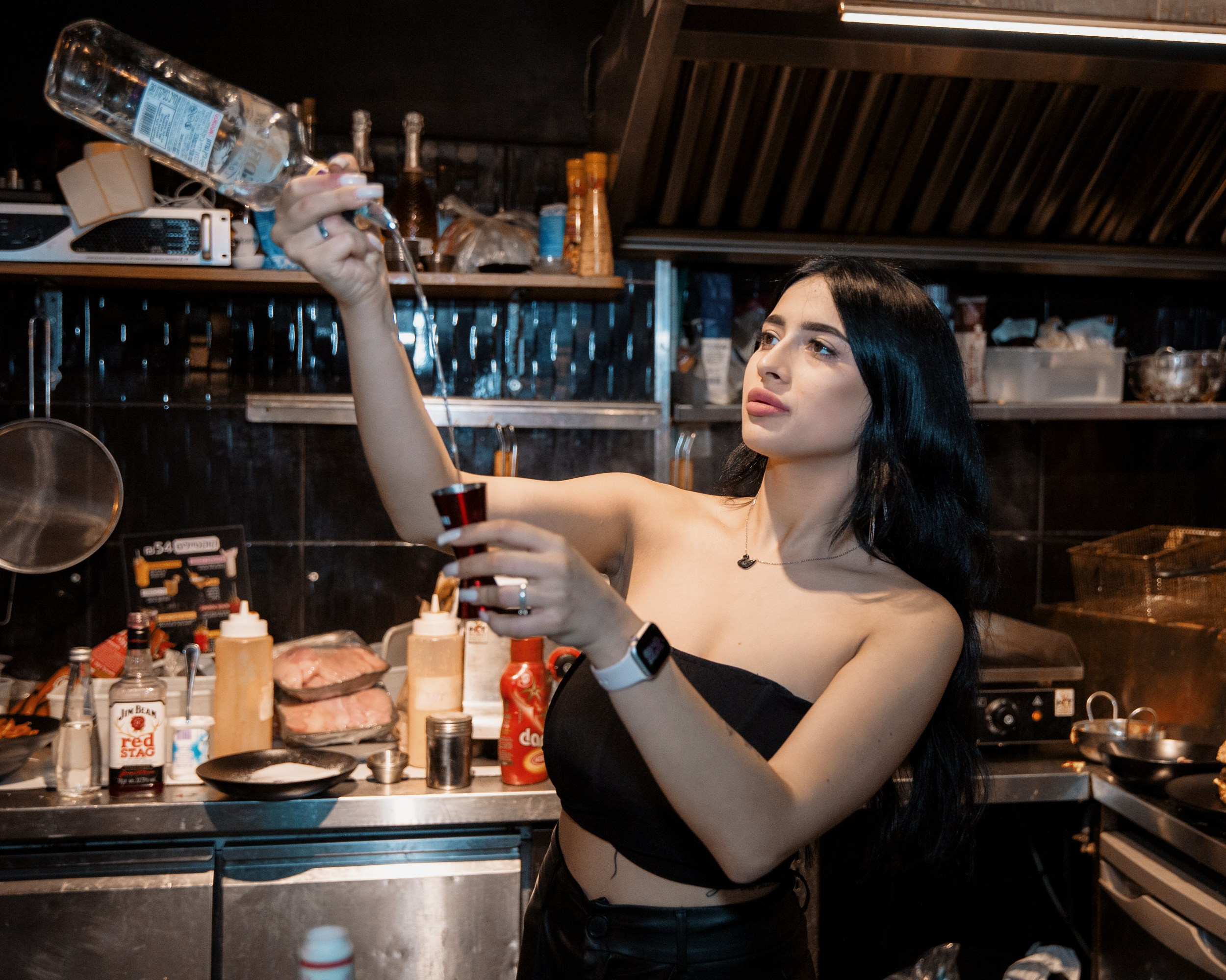 Контентная съемка для бара Focus. Портретный и репортажный фотограф в Израиле Рома Бирман