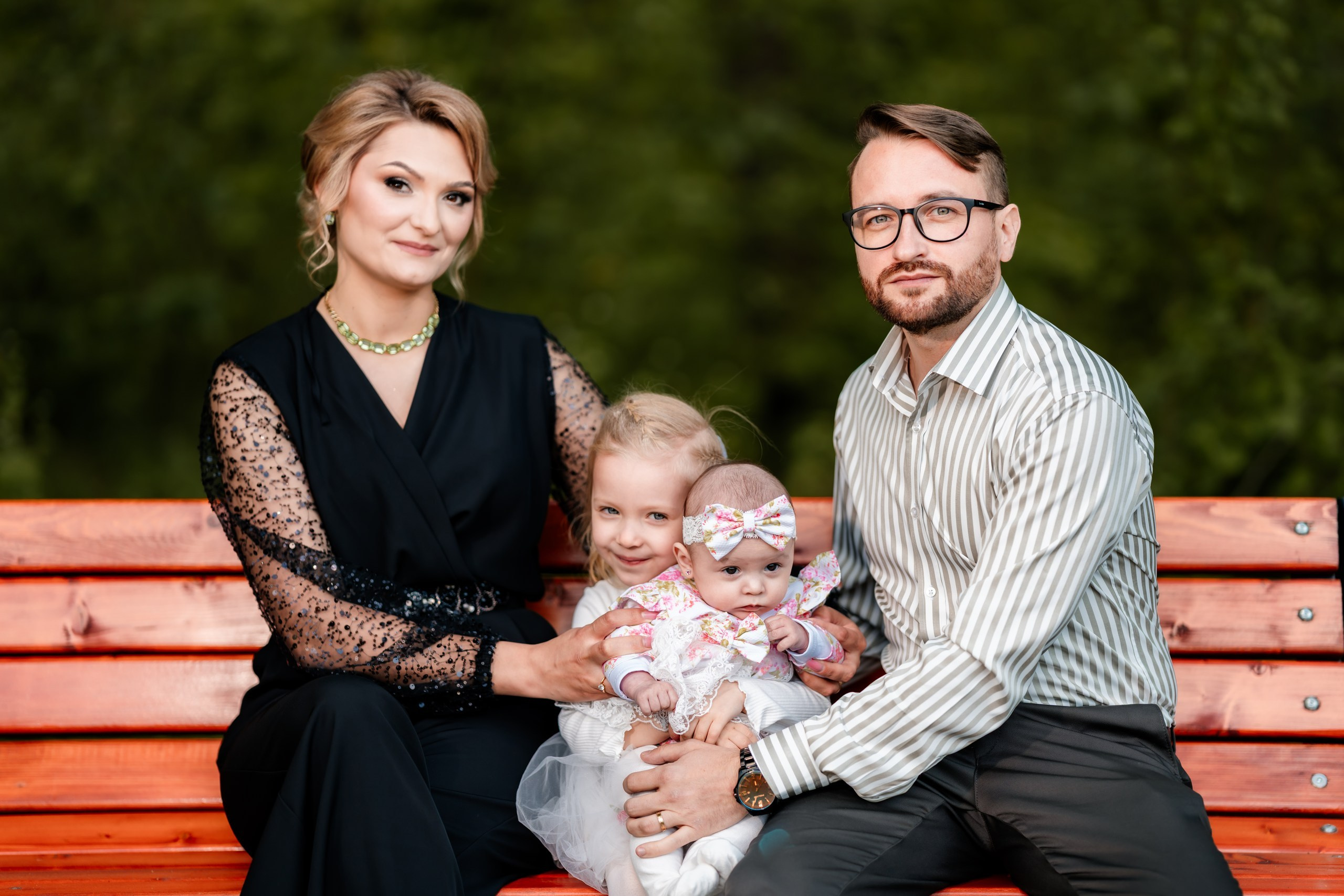 fotograf botez , fotografie botez Botoșani, fotograf Alin Chirilă, amintiri botez, fotografii botez, botez Miruna Parascheva, fotograf copii, fotografie botez în Botoșani-alt="botez , fotografie botez Alin Chirilă, amintiri botez, fotografii emoționante botez Botoșani"-- fotografii-botez-bebelus- amintiri-botez-micuț- moment-sfânt-crestinare- fotografie-emotionanta-botez- detalii-botez-bebelusi- parinti-fericiti-la-botez- fotograf-botez-profesionist- botez-in-biserica-ortodoxa- micuț-botezat-cu-emoție- zâmbete-și-lacrimi-la-botez- bebeluș-la-cristelniță- decor-botez-colorat- botez-cu-dragoste-și-credință- emotie-pura-la-botez- fotograf-botez-botosani- botez-iasi-suceava-fotograf- amintiri-nepretuite-botez-- Preotul ținându-l pe micuțul Mathias Gabriel la botez, în biserica Înălțarea Domnului, Copălău  - Detalii de la botezul lui Mathias – lumânare, trusou și icoană  - Familia lui Mathias Gabriel alături de micuț, în ziua botezului  - Portret emoționant cu mama și bebelușul în brațe, în biserică,fotograf profesionist evenimente Botoșani, Iași, Suceava, Fălticeni, Bacău, Pașcani, Roman - AlinoFotoStudio by Alin Chirilă - servicii foto nuntă, botez, cununie, ședințe foto creative, albume personalizate, fotografii emoționante și calitative pentru cele mai importante momente din viață,fotograf nuntă Botoșani Alin Chirilă,  ședință foto botez Iași - AlinoFotoStudio,  servicii fotograf profesionist evenimente Suceava,  fotograf cununie civilă Fălticeni - Alin Chirilă,  album foto nuntă personalizat Bacău.“Bebeluș botezat în biserică, ținut în brațe de nași”	•	“Detaliu cu lumânarea de botez decorată cu flori albe”	•	“Părinți emoționați alături de copilul lor la ceremonia de botez”	•	“Masa festivă de botez cu decor tematic și tort personalizat”	•	“Momentul în care preotul toarnă apă sfințită pe fruntea bebelușului”	“Bebeluș în rochie albă de botez, zâmbind în brațele mamei”	•	“Detaliu cu cruciulița de botez așezată pe o pernă de satin”	•	“Părinți și nași aprinzând lumânările în timpul ceremoniei de botez”	•	“Tort de botez decorat cu figurine tematice și numele copilului”	•	“Copil botezat dormind liniștit în pătuțul decorat festiv”	•	“Momentul în care preotul binecuvântează copilul în fața altarului”	•	“Invitați adunându-se în jurul mesei festive la petrecerea de botez”	•	“Bebeluș ținând în mână o jucărie personalizată primită la botez”	•	“Familie fericită pozând împreună după ceremonia de botez”	•	“Decor tematic cu baloane și flori la locația petrecerii de botez” fotograf Botoșani fotograf evenimente fotograf botez Alin Chirila fotograf alinofotostudio.fotograf botez Amelis Maria, fotografie botez Botoșani, fotograf Alin Chirilă, amintiri botez, fotografii botez, botez Amelis Maria, fotograf copii, fotografie botez în Botoșani,