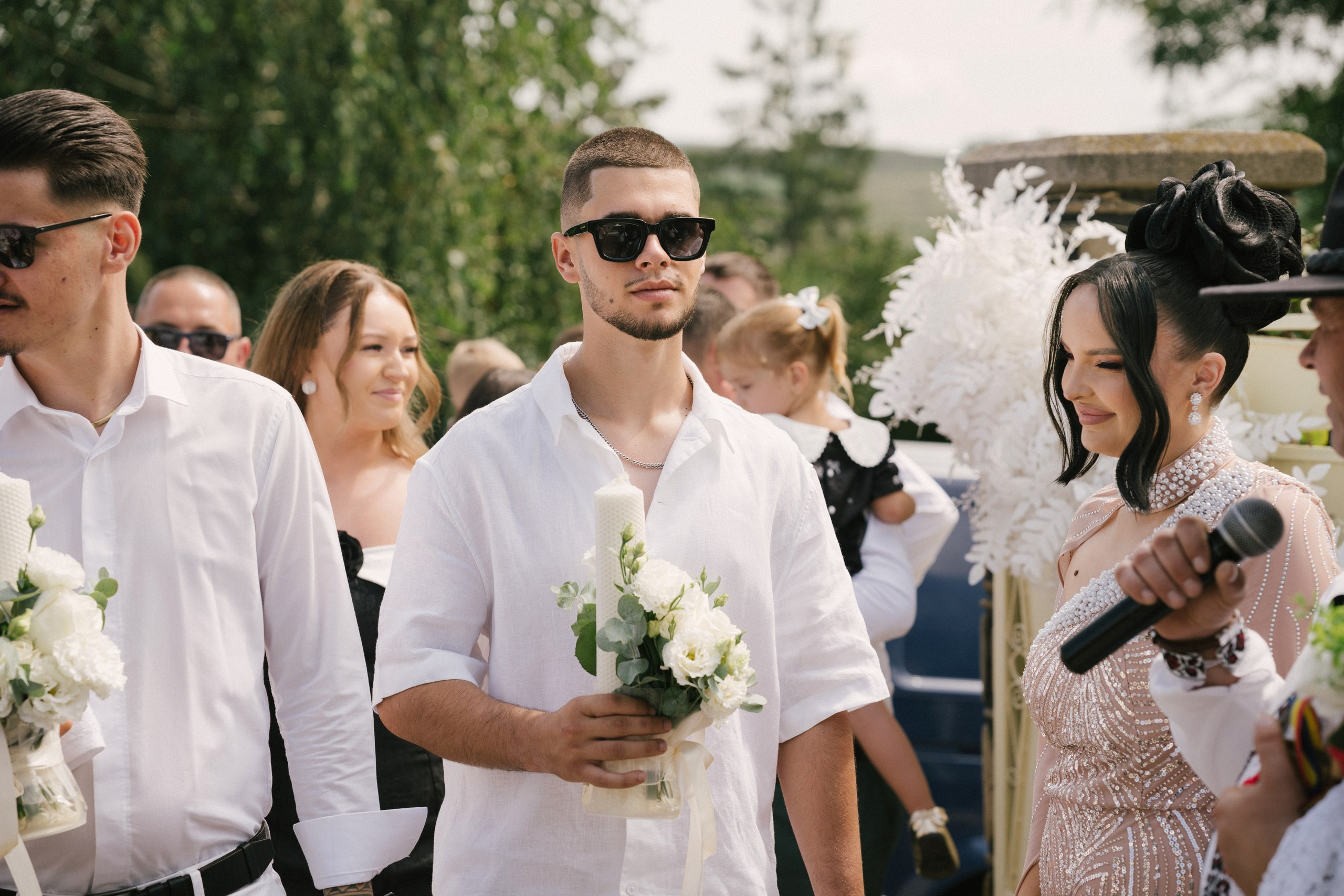 1. Mireasa Adriana în timpul pregătirilor de nuntă în Tudora Botoșani2. Costumul mirelui Ionuț fotografiat artistic în ziua nunții3. Prietenii mirelui la tradițiile de nuntă în Tudora4. Bărbieritul mirelui în cadrul obiceiurilor tradiționale de nuntă5. Fotografii de familie la biserică în ziua nunții6. Portret de familie cu mirii și copilul lor la nunta din Botoșani7. Primul dans al mirilor la Mariage Dor Baisa Botoșani8. Decor elegant de nuntă la Mariage Dor Baisa9. Emoții și tradiții la nunta din Tudora județul Botoșani10. Fotograf profesionist de nuntă în Botoșani surprinzând momente autentice - otograf-nunta-botosanifotograf-evenimente-botosanifotograf-profesionist-botosanifotograf-nunta-tudoranunta-tudora-botosanisedinta-foto-nunta-botosanipoze-nunta-botosanifotografii-nunta-tudorafotograf-cununie-religioasa-botosanibiserica-sfintii-imparati-constantin-si-elena-tudoramariage-dor-baisa-botosanirestaurant-nunta-botosanidansul-mirilor-mariage-dorpregatiri-mire-botosanipregatiri-mireasa-botosanitraditii-nunta-moldovaobiceiuri-nunta-tudorafotograf-familie-nunta-botosaniportret-miri-botosanigalerie-foto-nunta-botosanialbum-foto-nunta-botosaninunta-eleganta-botosaninunta-cu-traditii-botosanifotograf-premium-nunta-botosaniservicii-foto-video-botosanipoveste-de-nunta-botosanifotograf-documentar-nuntafotograf-natural-emotionalmiri-ionut-si-adriananunta-autentica-tudora -otograf-nunta-botosanifotograf-nunta-tudoranunta-tudora-botosanifotograf-evenimente-botosanifotograf-profesionist-botosaniservicii-foto-video-botosanigalerie-foto-nunta-botosanialbum-foto-nunta-botosani - nunta-autentica-botosaninunta-cu-traditii-botosanipoveste-de-nunta-botosanifotografii-emotionante-nuntamomente-autentice-nuntafotografie-documentara-nuntafotograf-natural-nunta- pregatiri-miri-tudorabiserica-tudora-botosanicununie-religioasa-tudoramariage-dor-baisa-botosanipetrecere-nunta-botosanivalsul-mirilor-botosani - alino-foto-studio-botosaniionut-si-adriana-nunta-tudorafotograf-alin-chirila-botosani
