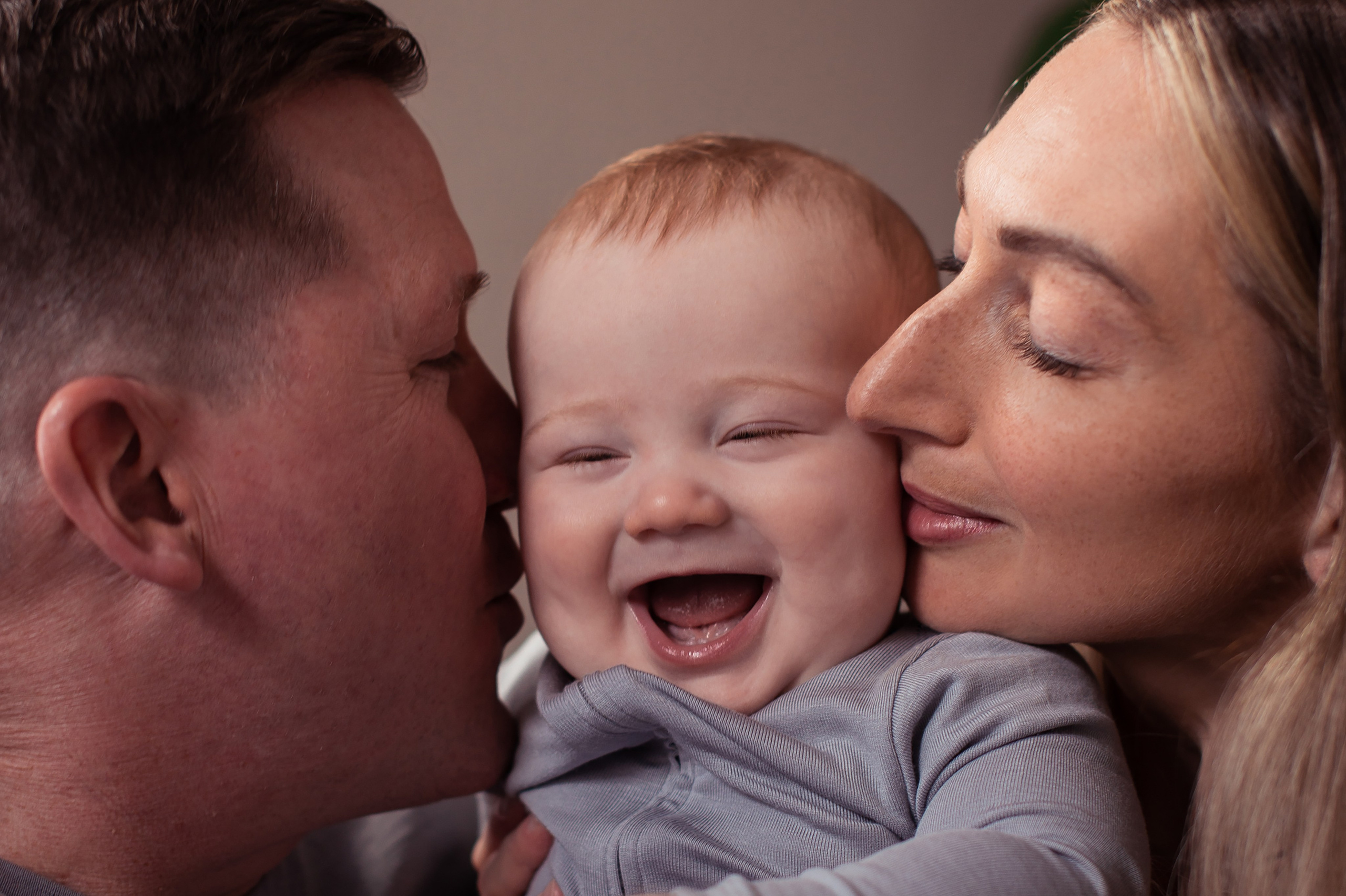 Mike, Anna, Yury & Balu. Wedding & elopement photographer Viktoriya Kravtsov. Las Vegas