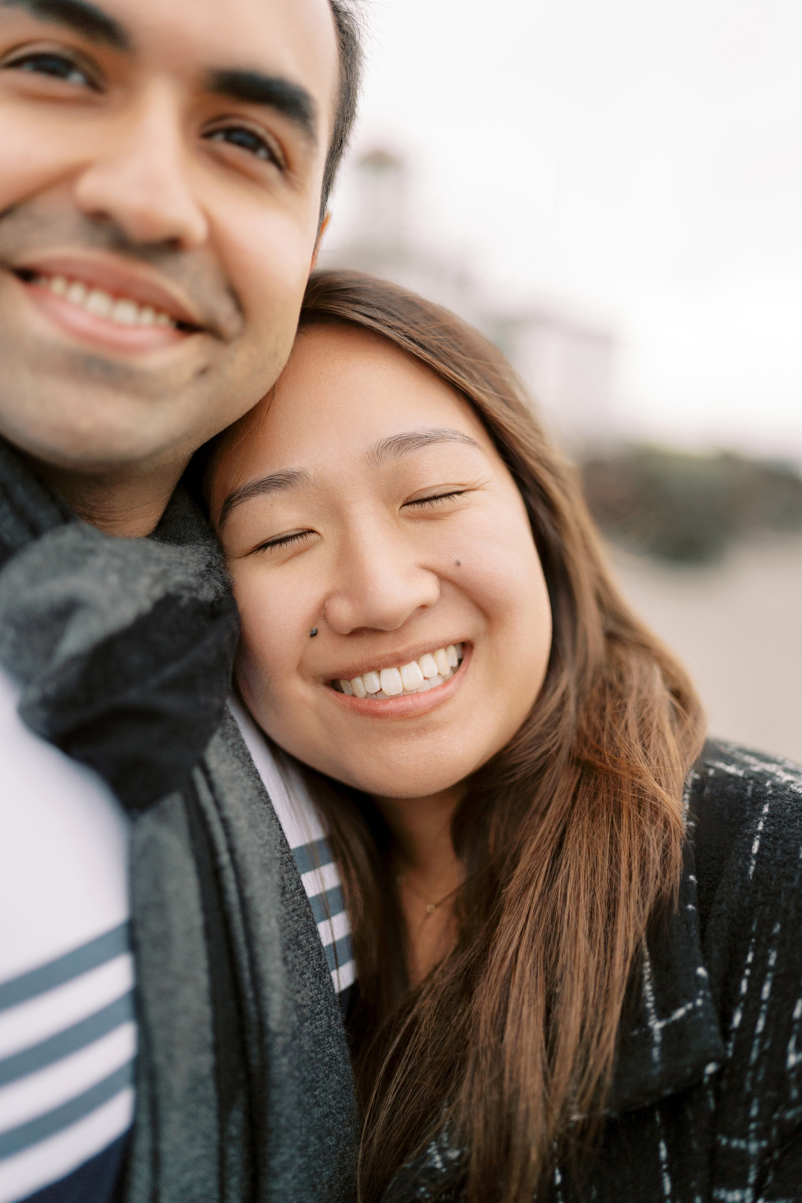 Proposal. December 2024. Alki Point Lighthouse, Washington state. EVAN ARISTOV WEDDING PHOTOGRAPHY — Seattle Wedding Photographer