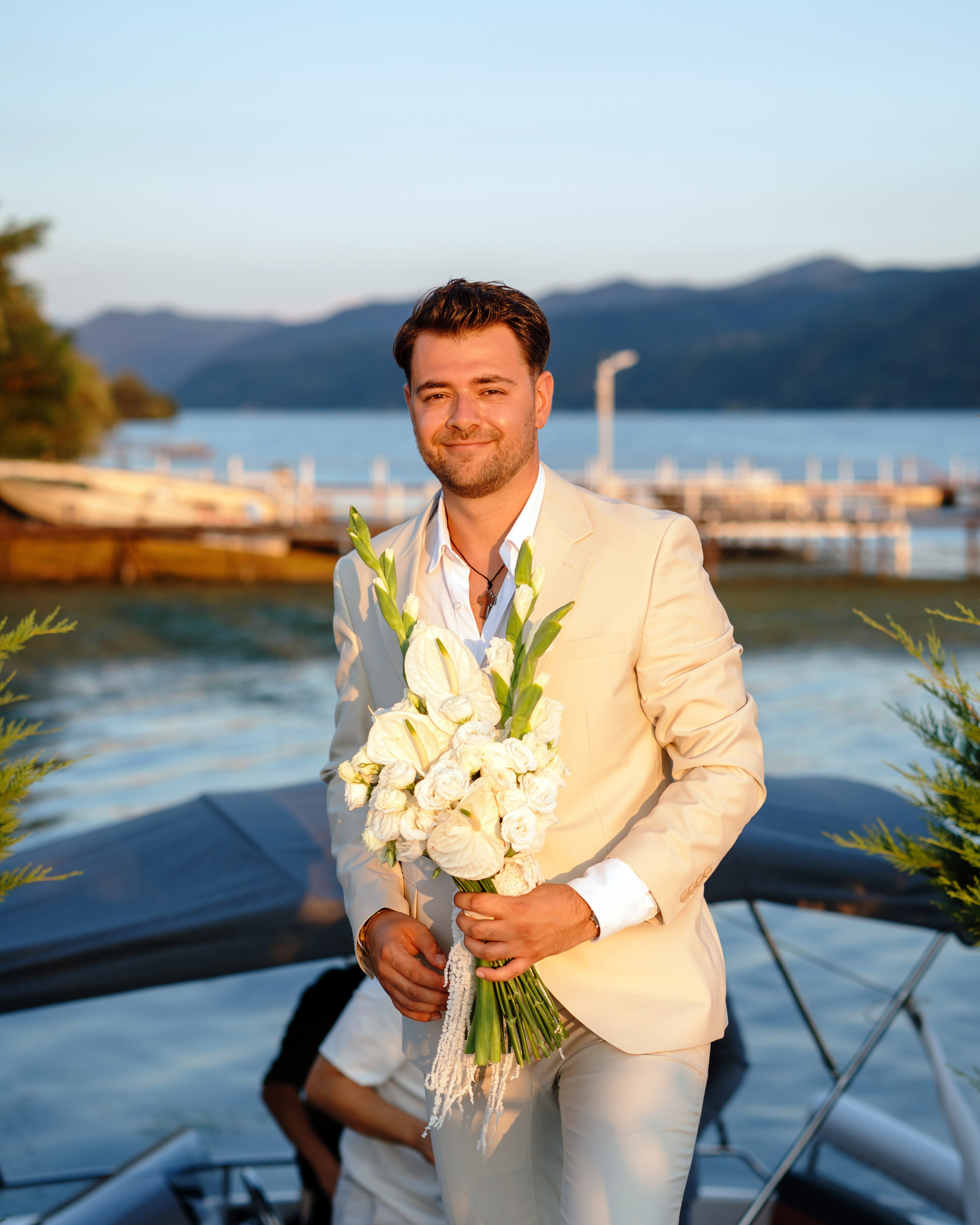 Iubire la apus pe Dunăre | Sonia & Bogdan. Andrei Marta | Fotograf Nuntă & Destination Wedding