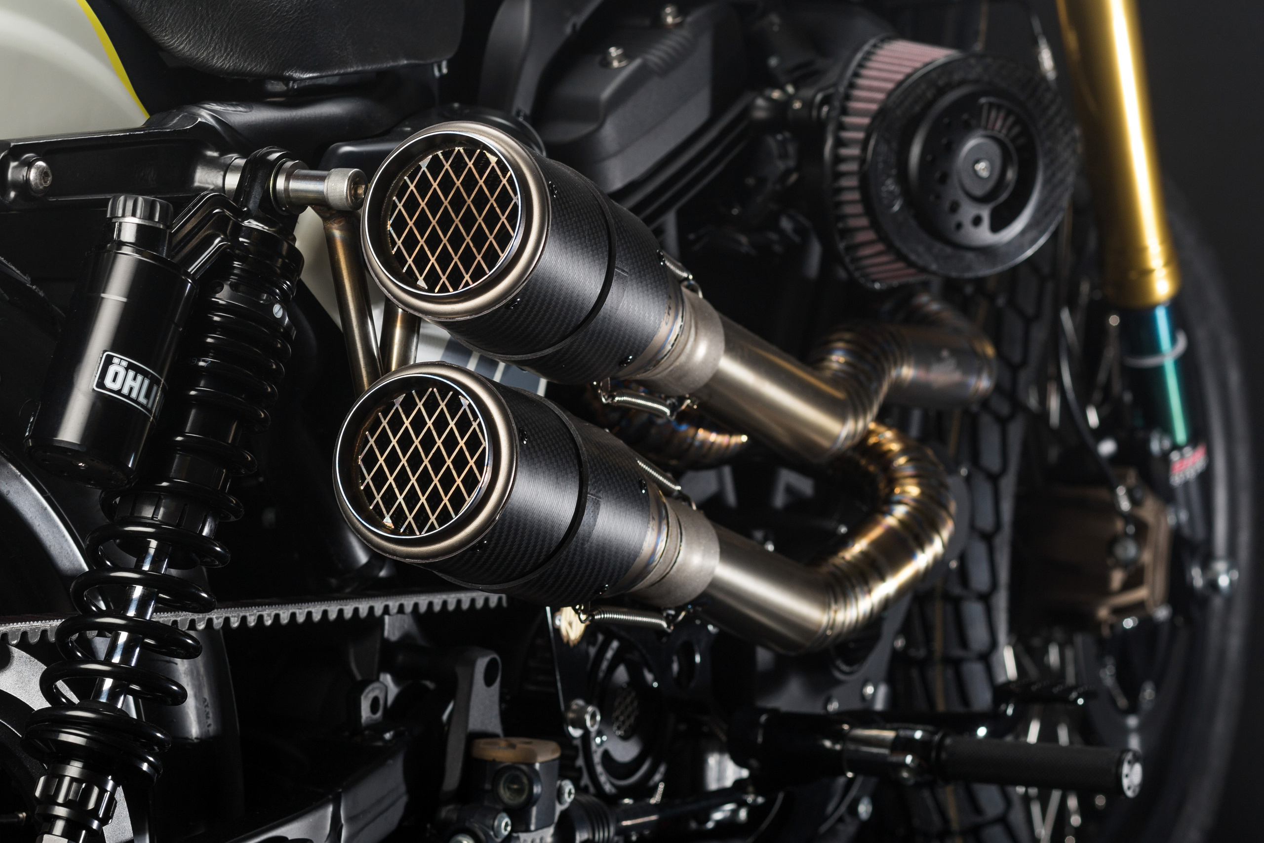 Studio. Automotive photographer based in London