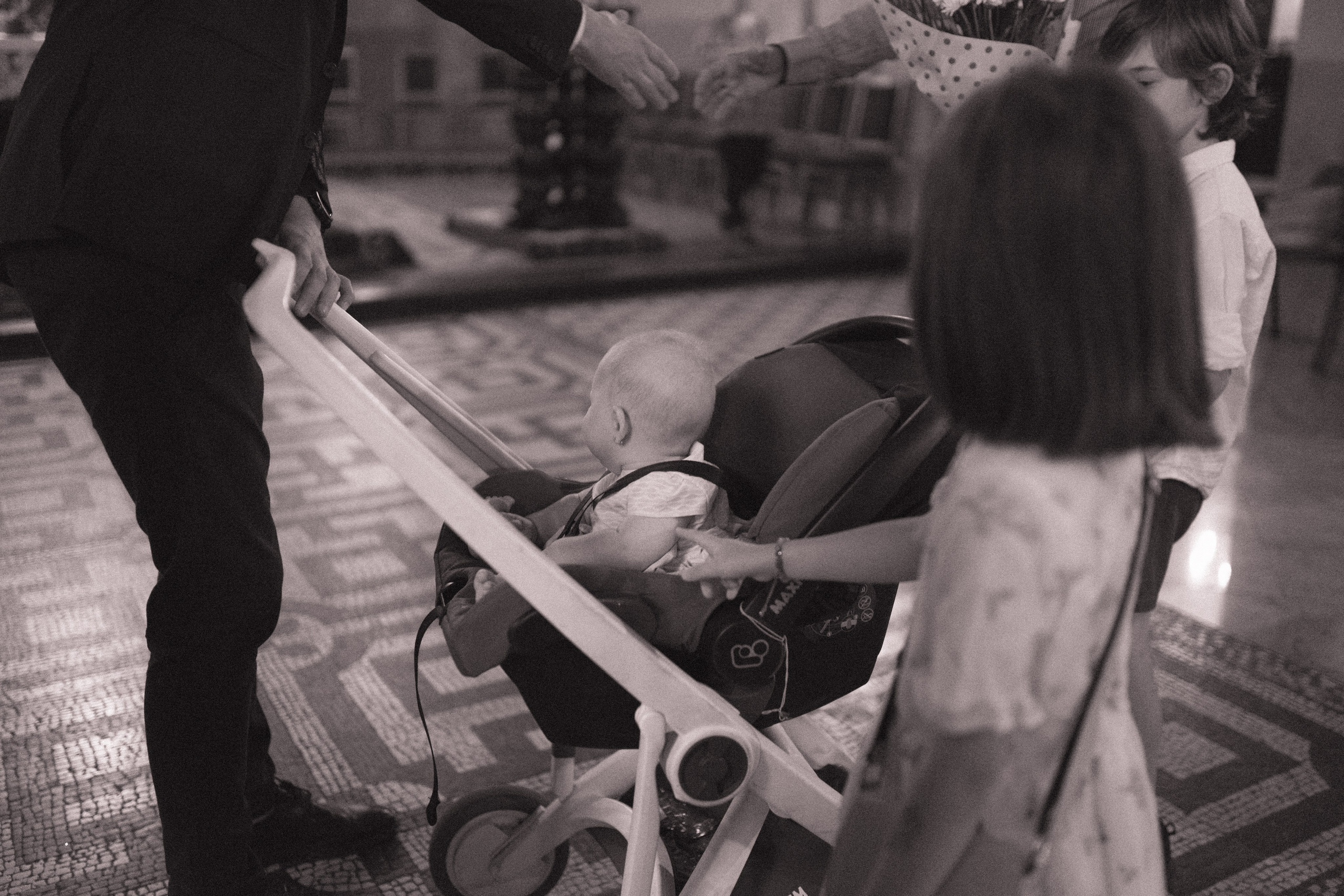 Fotografie de Eveniment Brașov: Povești Vizuale | Mădălina Beda. Madalina Beda- Artist vizual, fotograf, doula la nastere, consultant babywearing Brasov si in toata tara