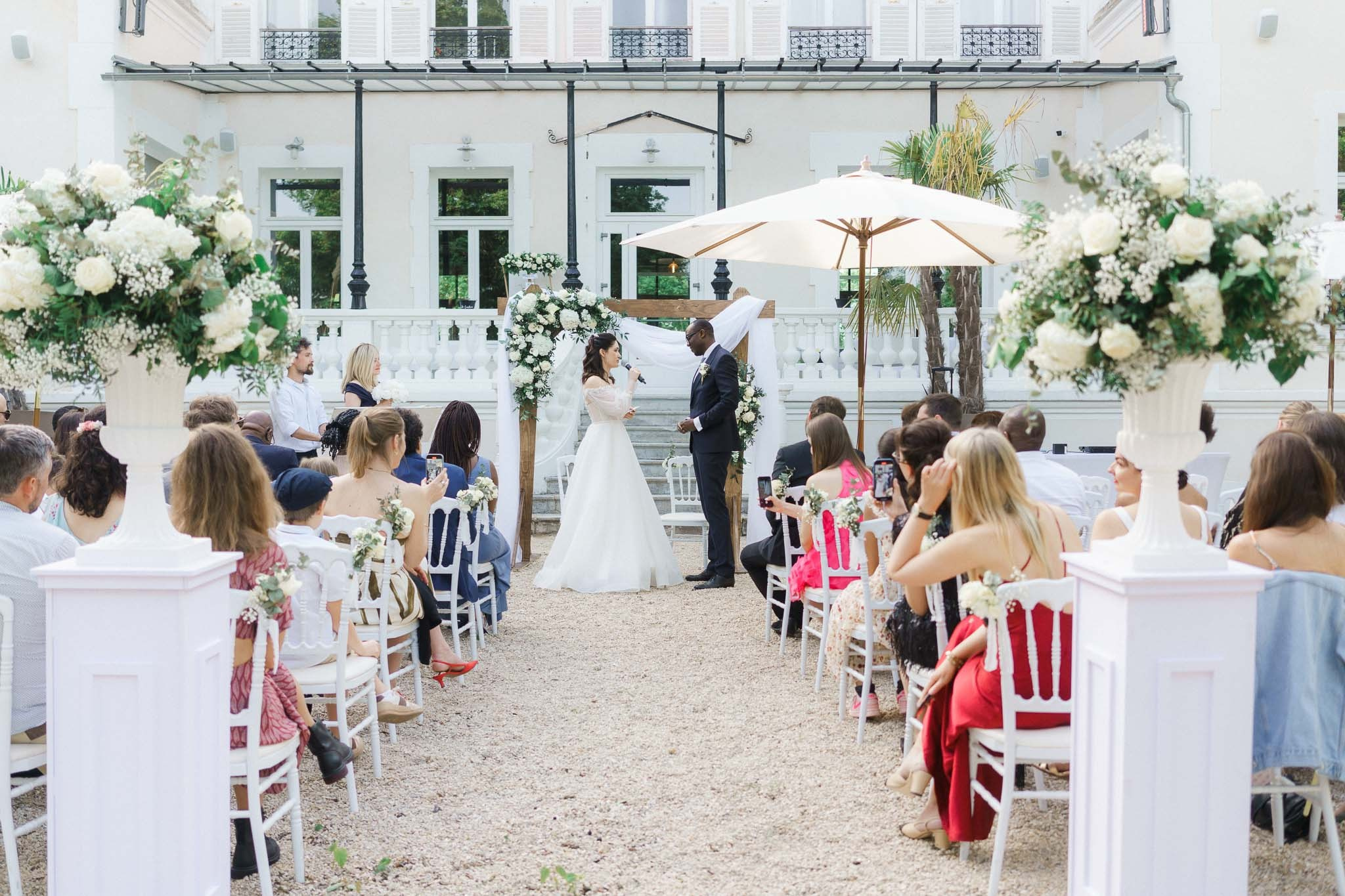 K& F, destination wedding photographer in L’Orangerie de l’Orée du Bois, France