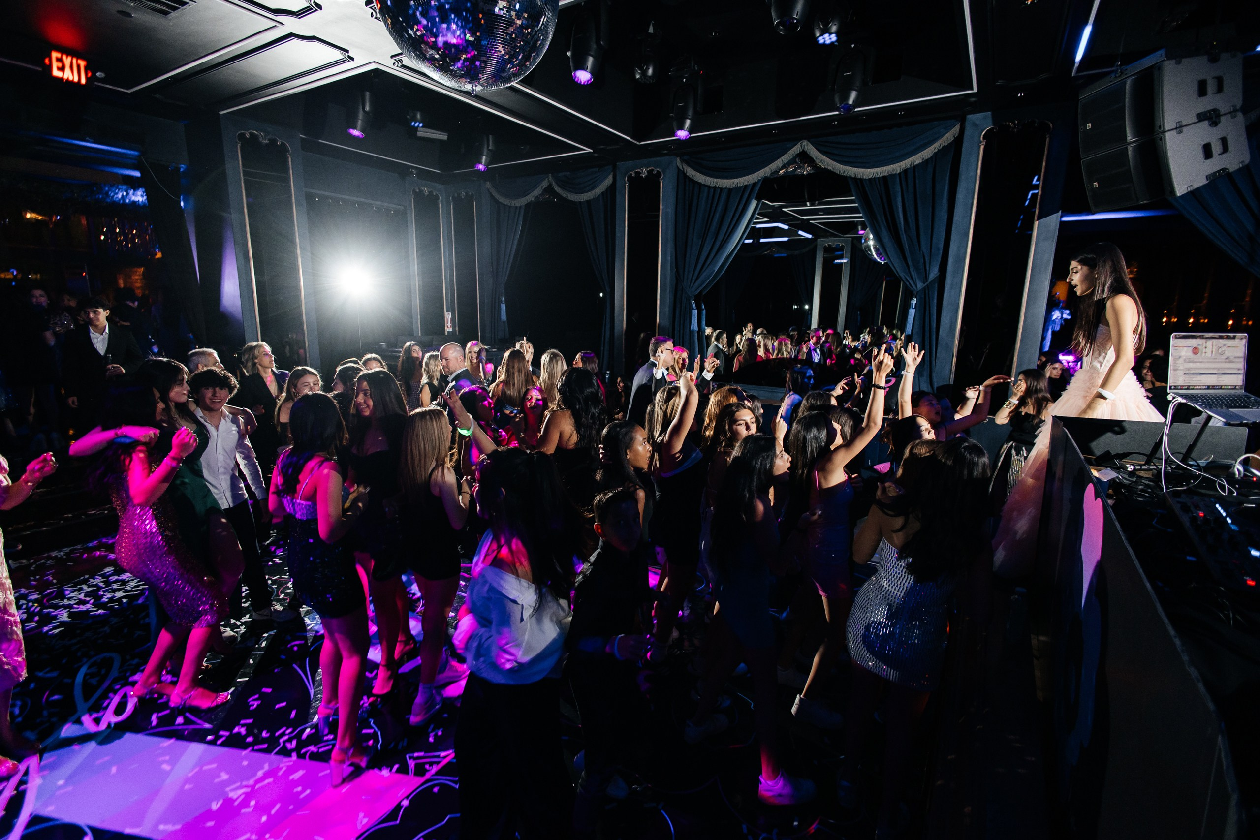 Mitzvah gallery 2. Photographer Andrei White