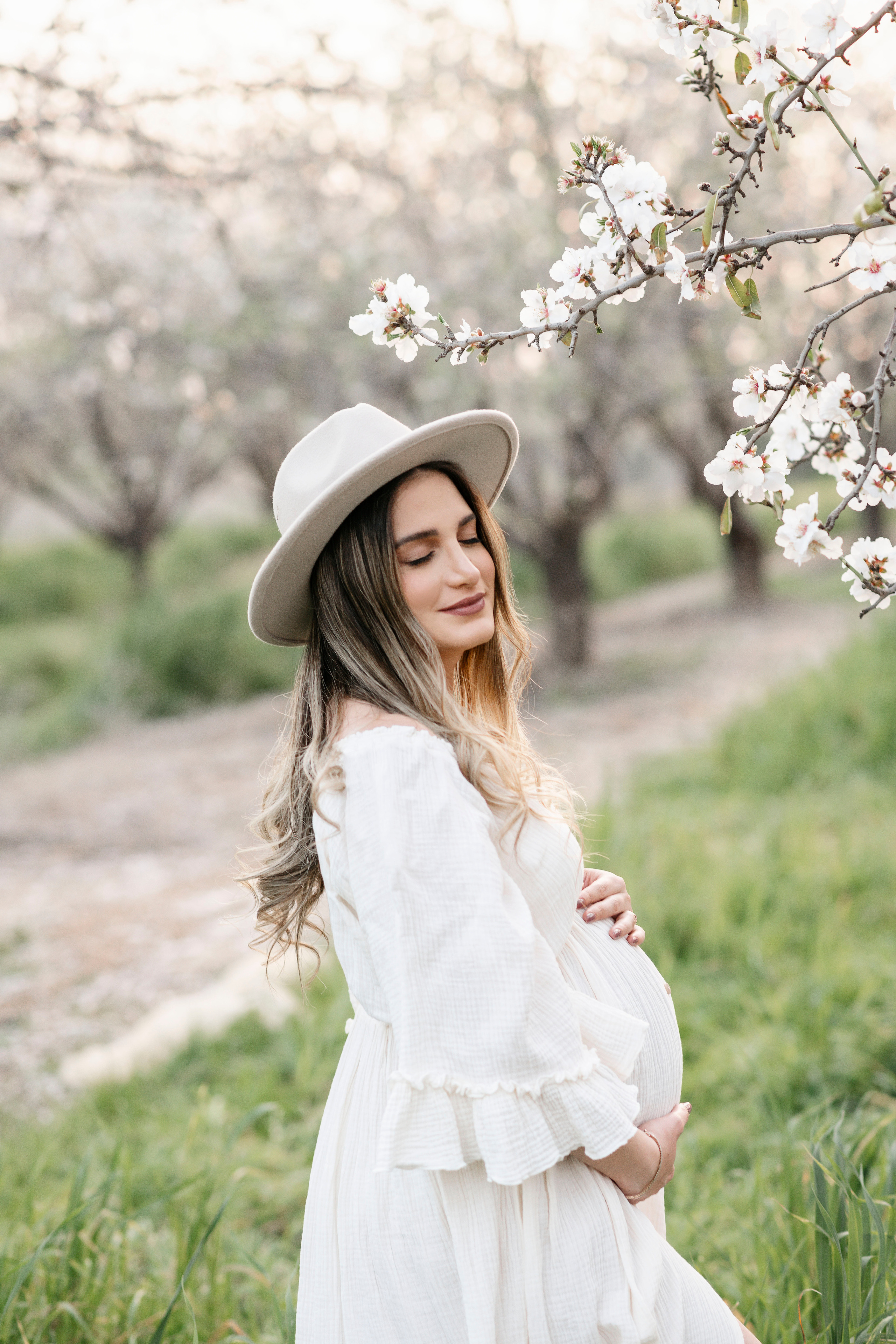 הריון. צילומי הריון, ניו בורן, גיל שנה בראשון לציון -Jenya Rosso Photography