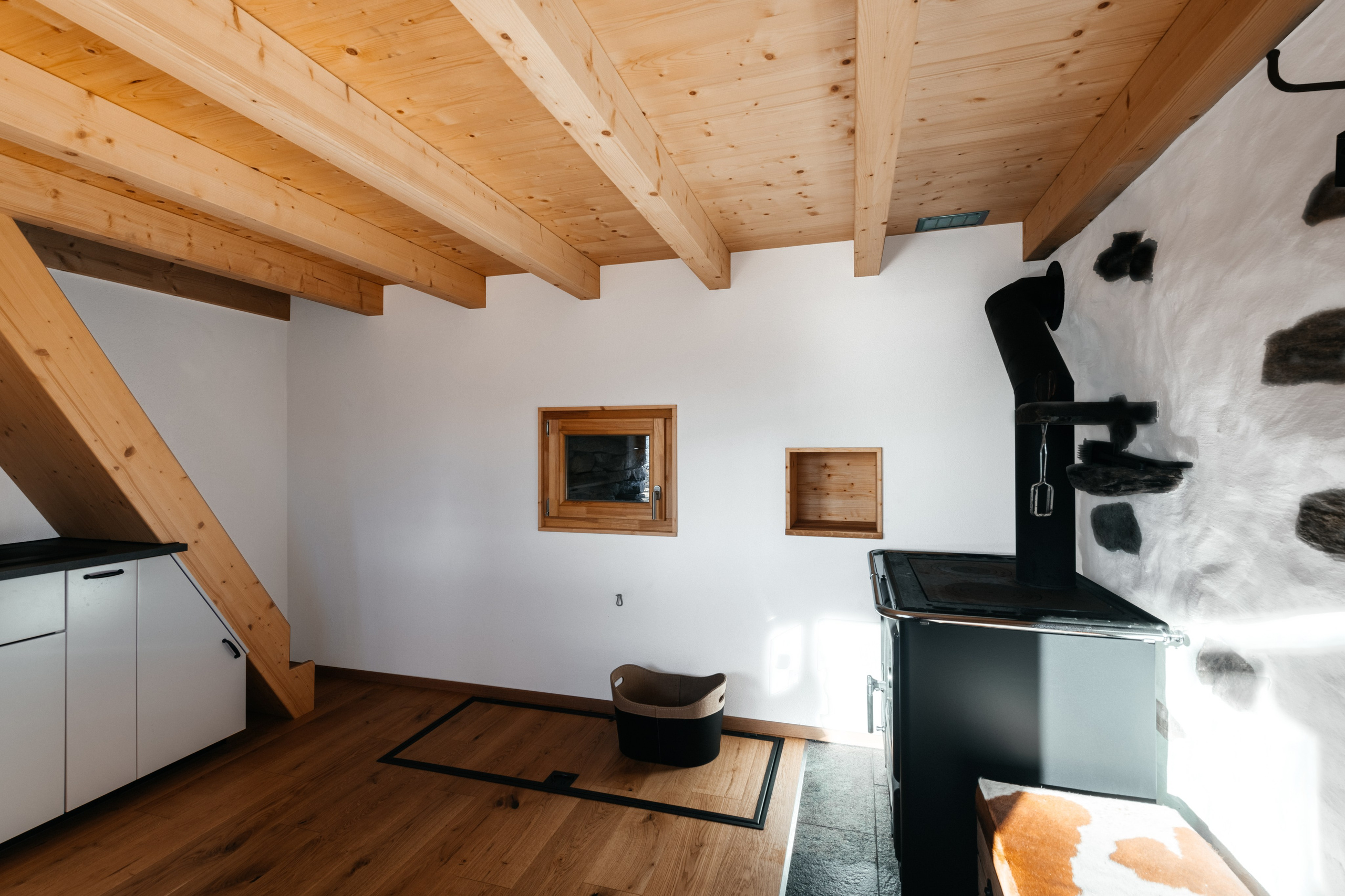 Rustico, VAL RESA, TICINO. Hallo! Ich bin Elena und arbeite als Immobilienfotografin