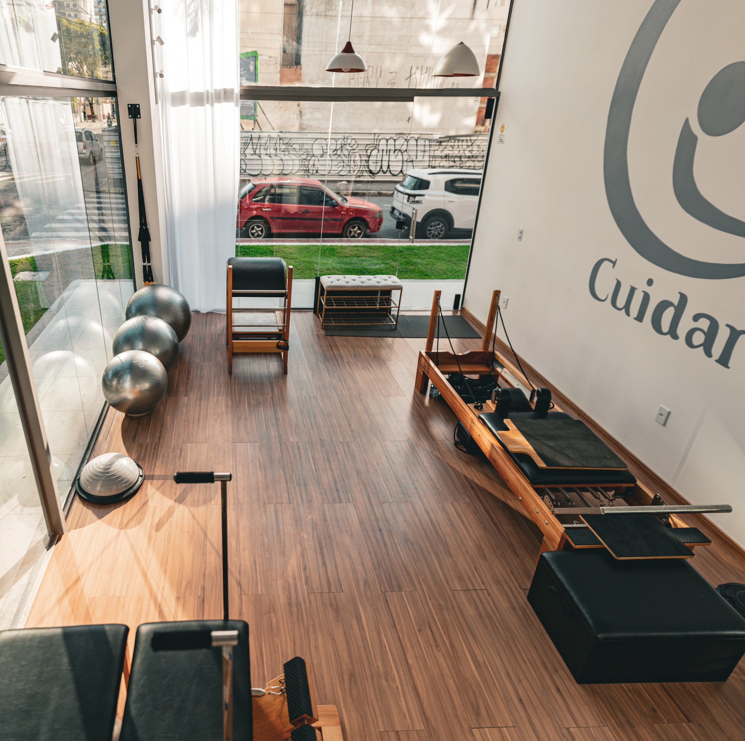 Cuidar Studio — Pilates. Thiago Chinellato