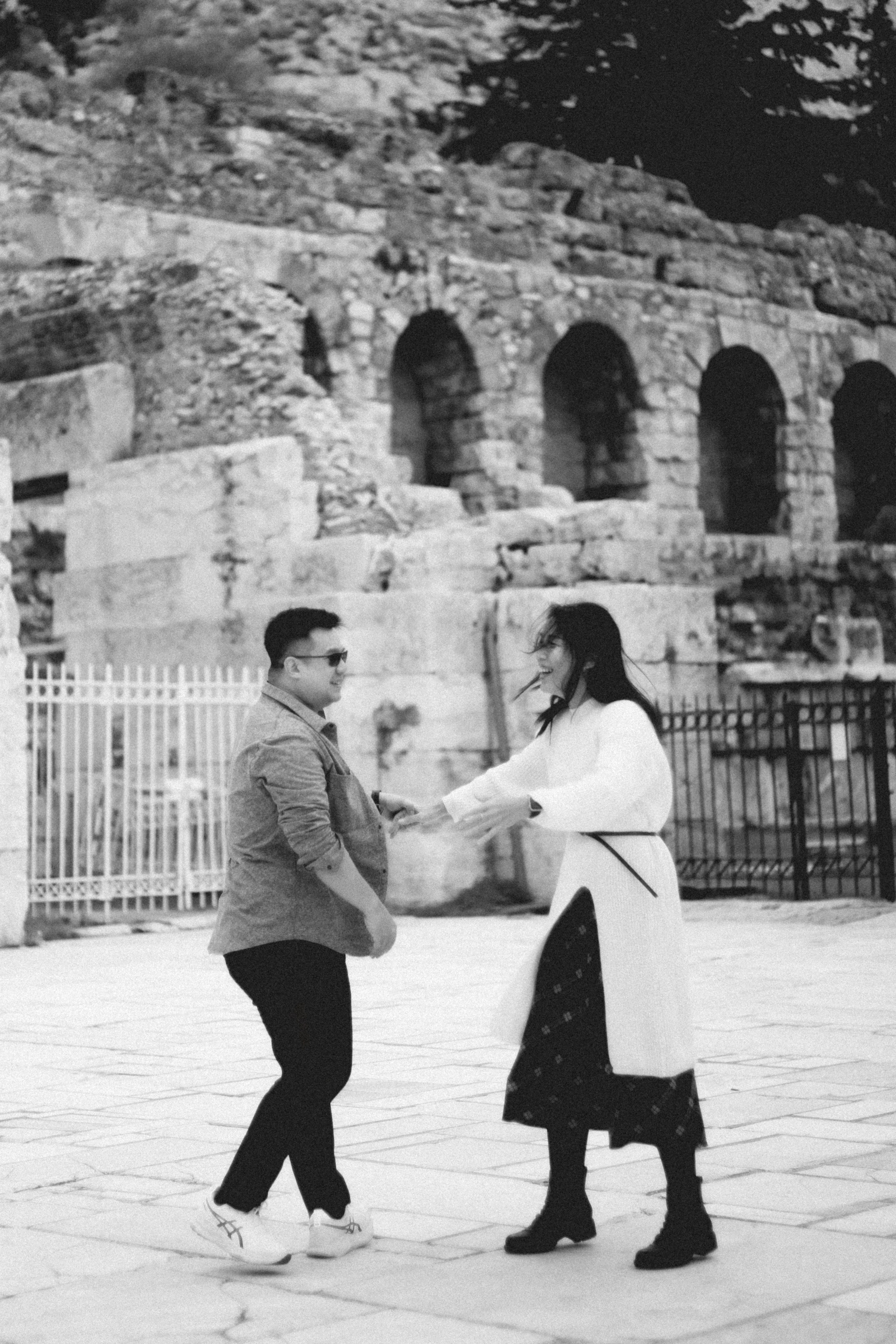 Jeremy and Alice in Athens. Photographer in Greece Kristina