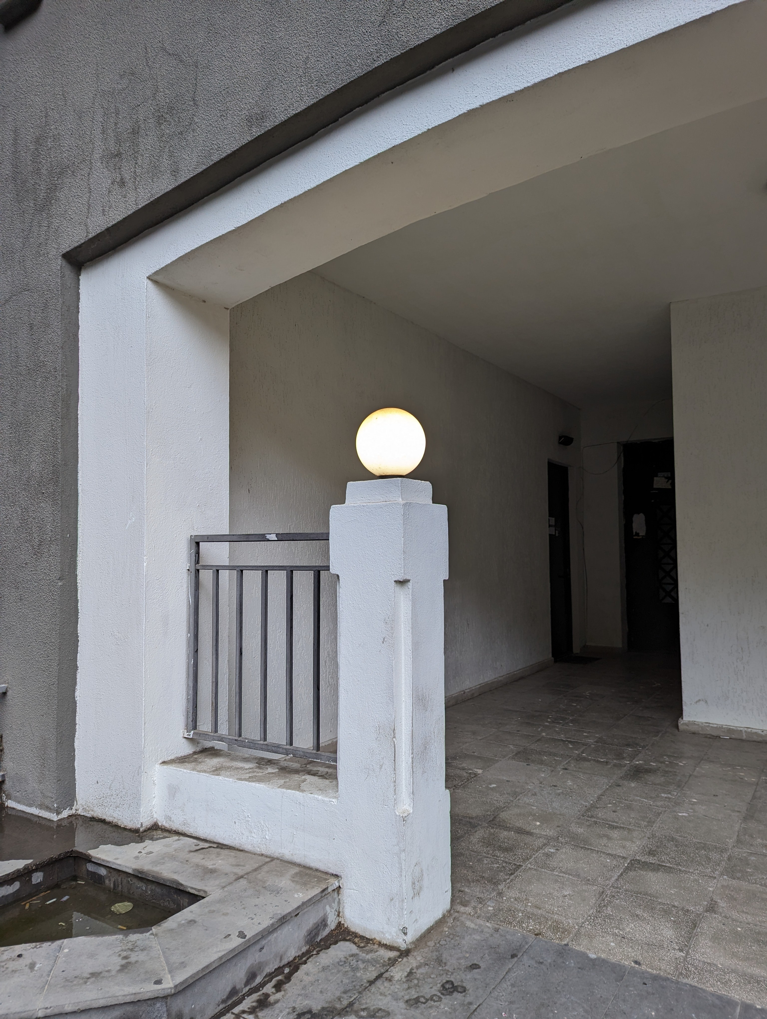 Photographer in search of the sublime and the urban revelations