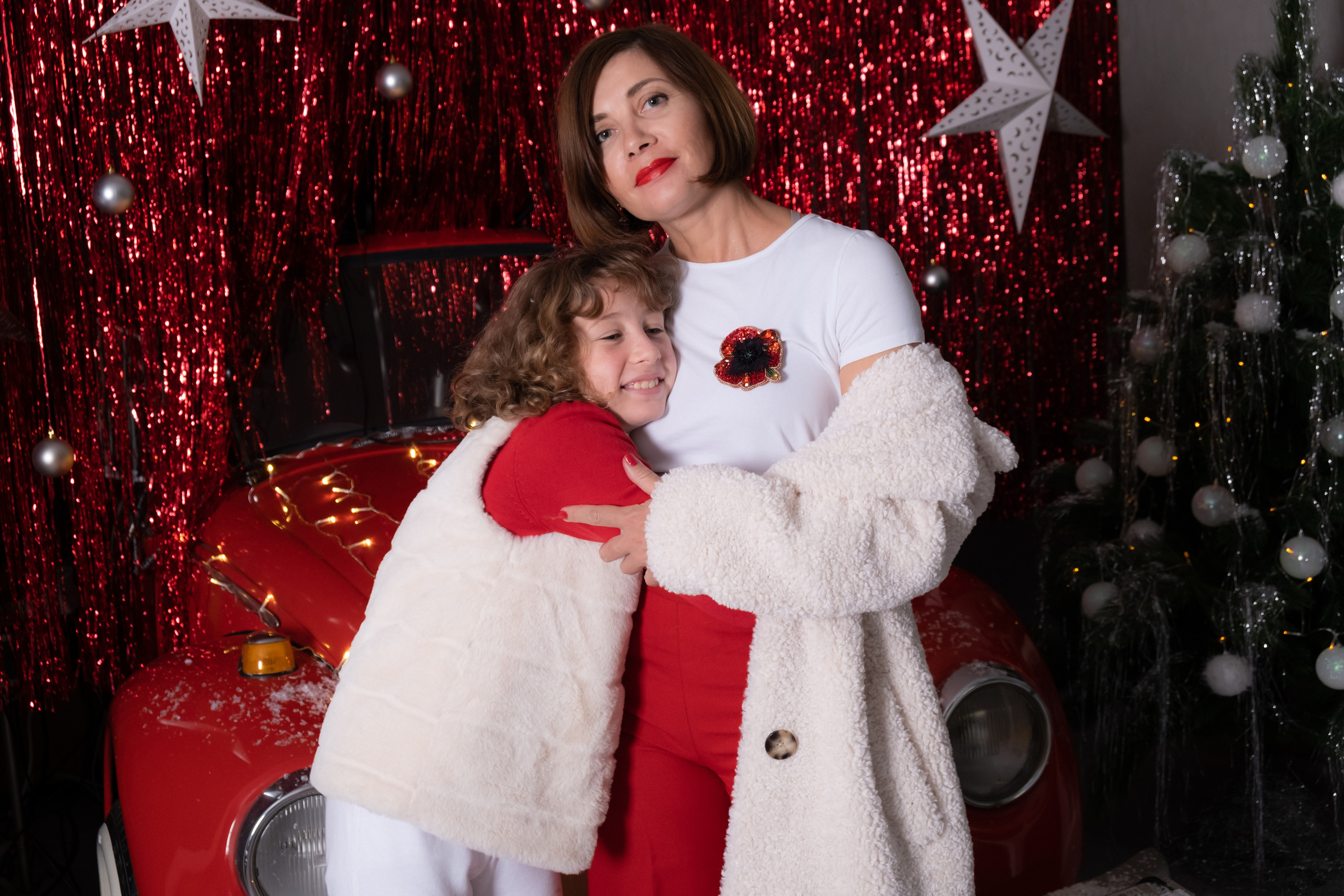 Christmas photo session Olga and Olivia. Photographer in Cyprus Lena Kirilishina