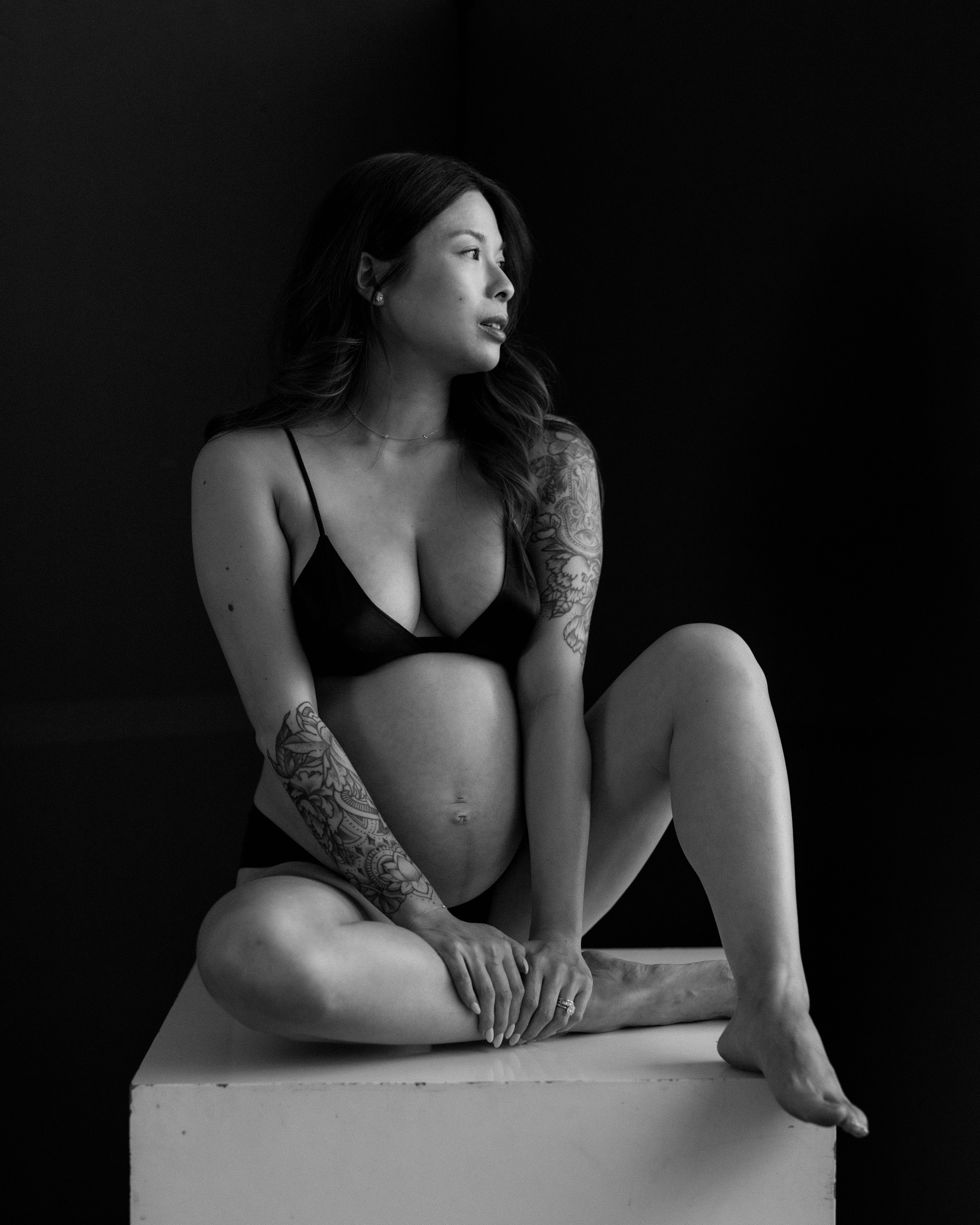 Krystal. Modern maternity photographer in Long Island New York