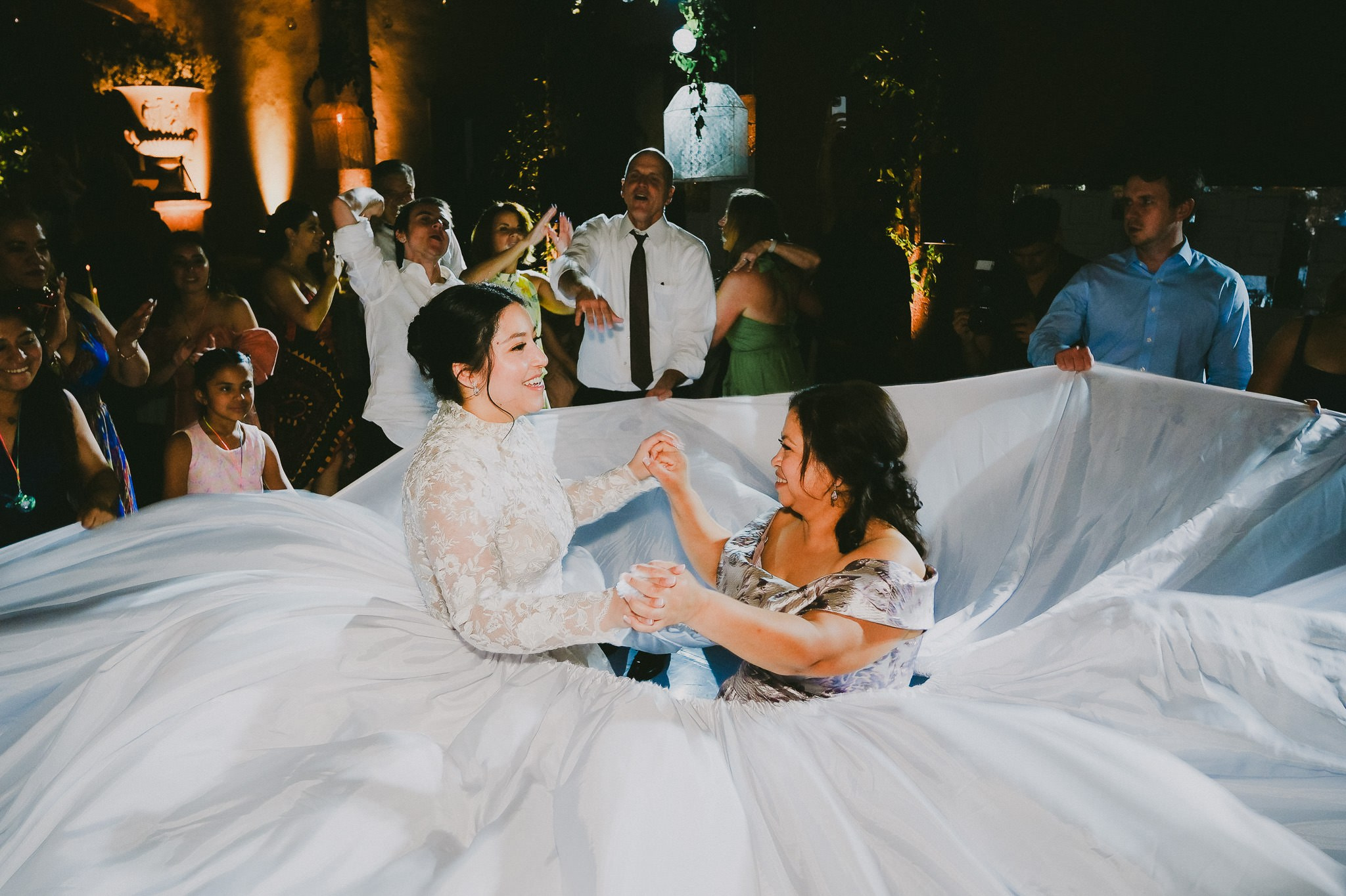 Isavira & Andrew. Wedding and family photographer in Mexico City