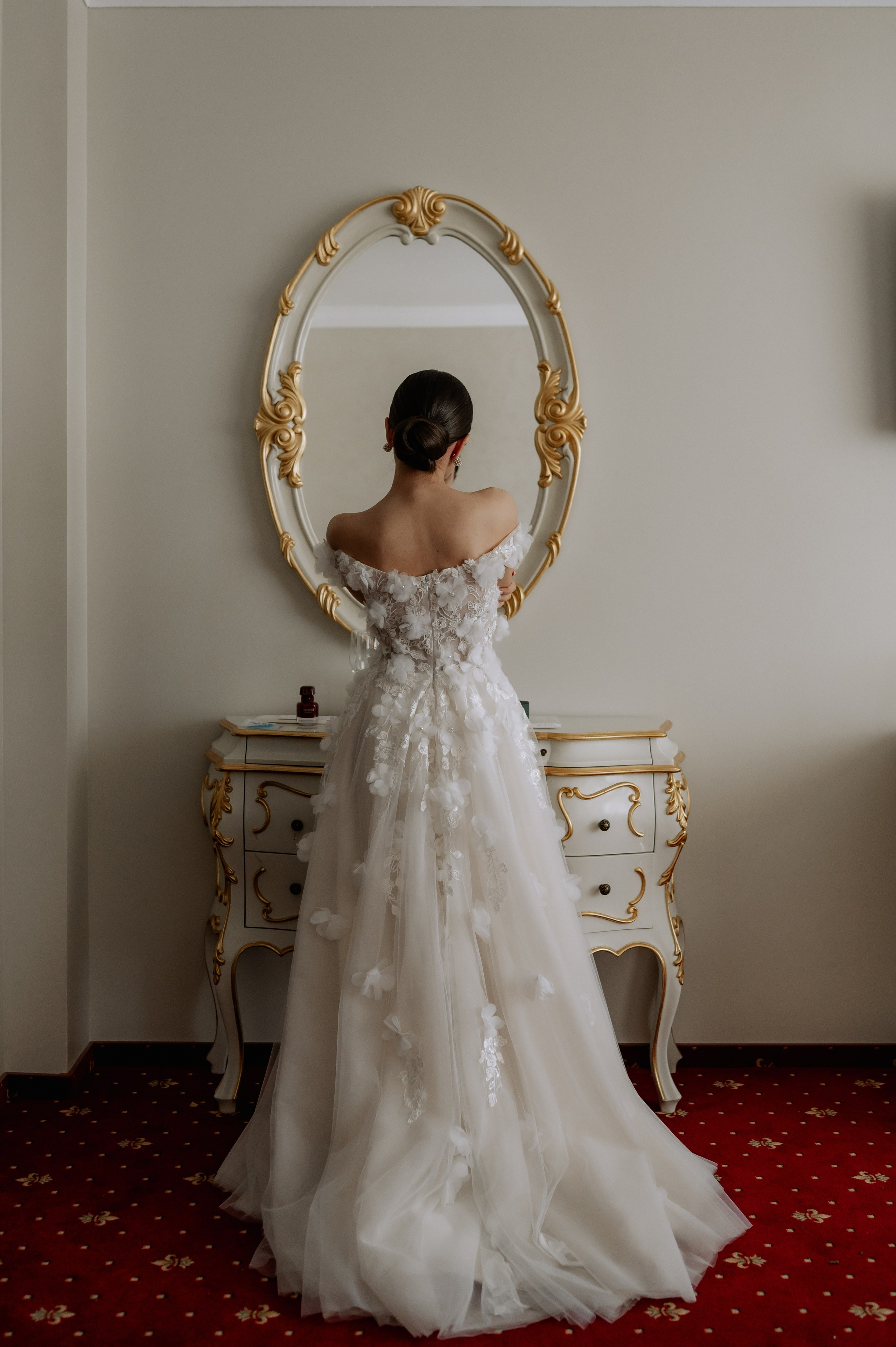 Nunta la Hotel Capitol Iasi. Proud Vision Weddings | Wedding Photography & Film — Servicii profesionale Foto Video Nunta Iasi