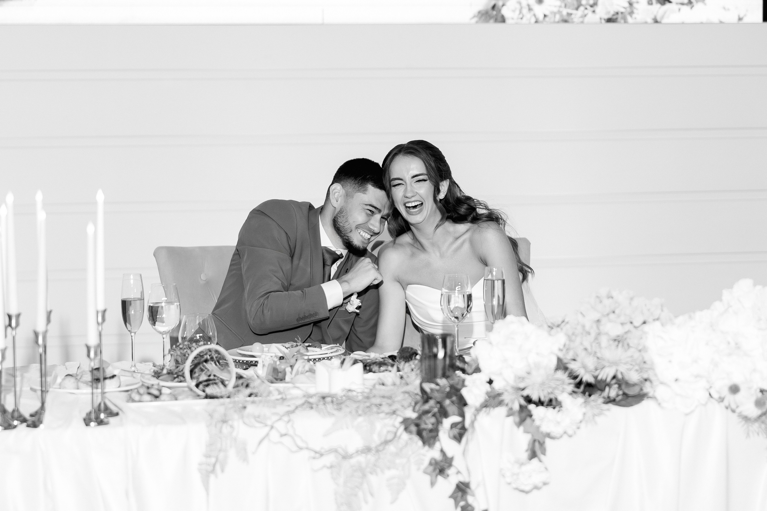 Eugen & Livia — Grand Elysee — Wedding Day. Servicii Foto și Video 067188353