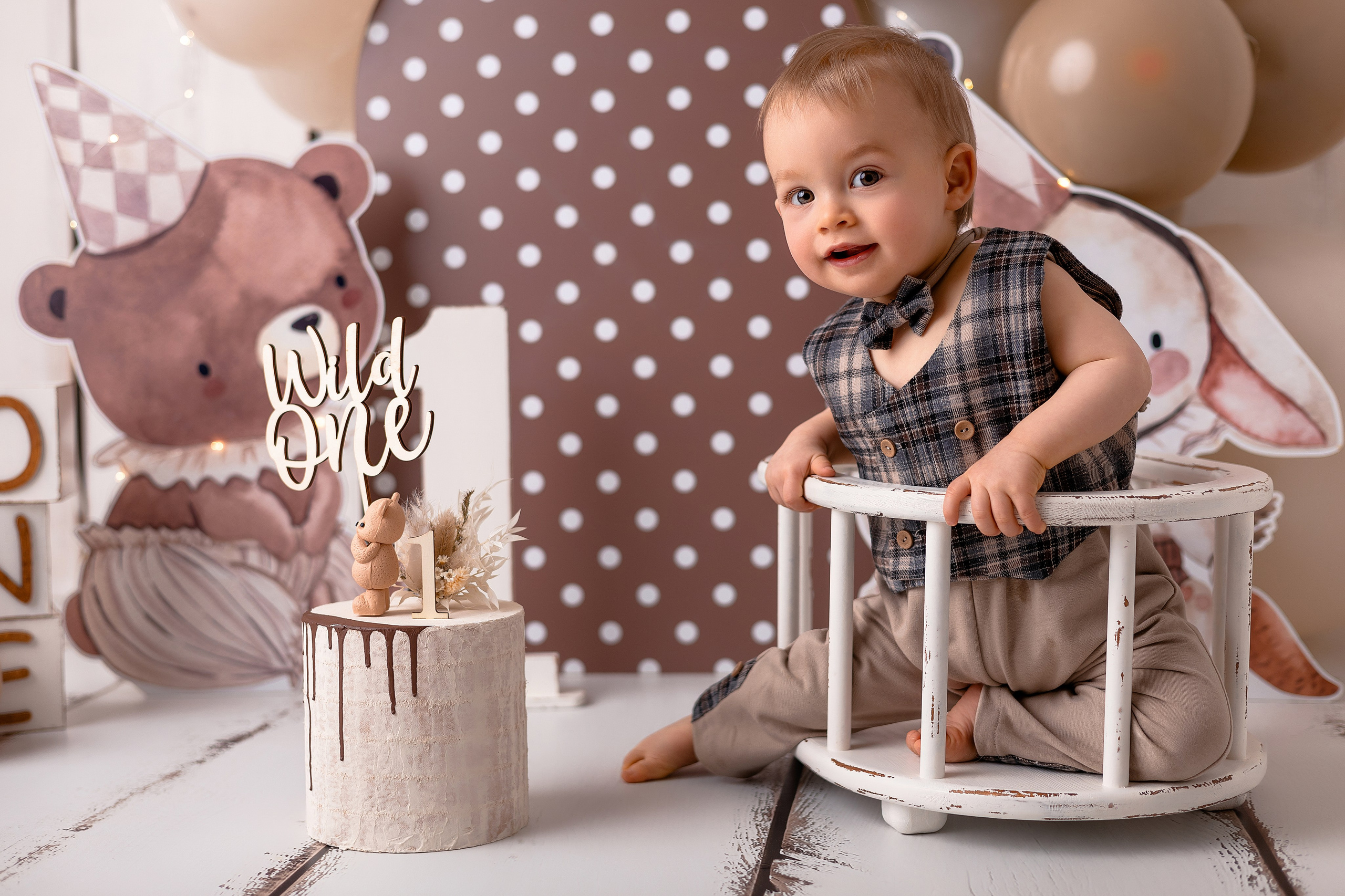 Erste Geburtstag „Cake Smash“. Neugeborene- Schwangerschaft- und Kinder Fotografin in Lehre