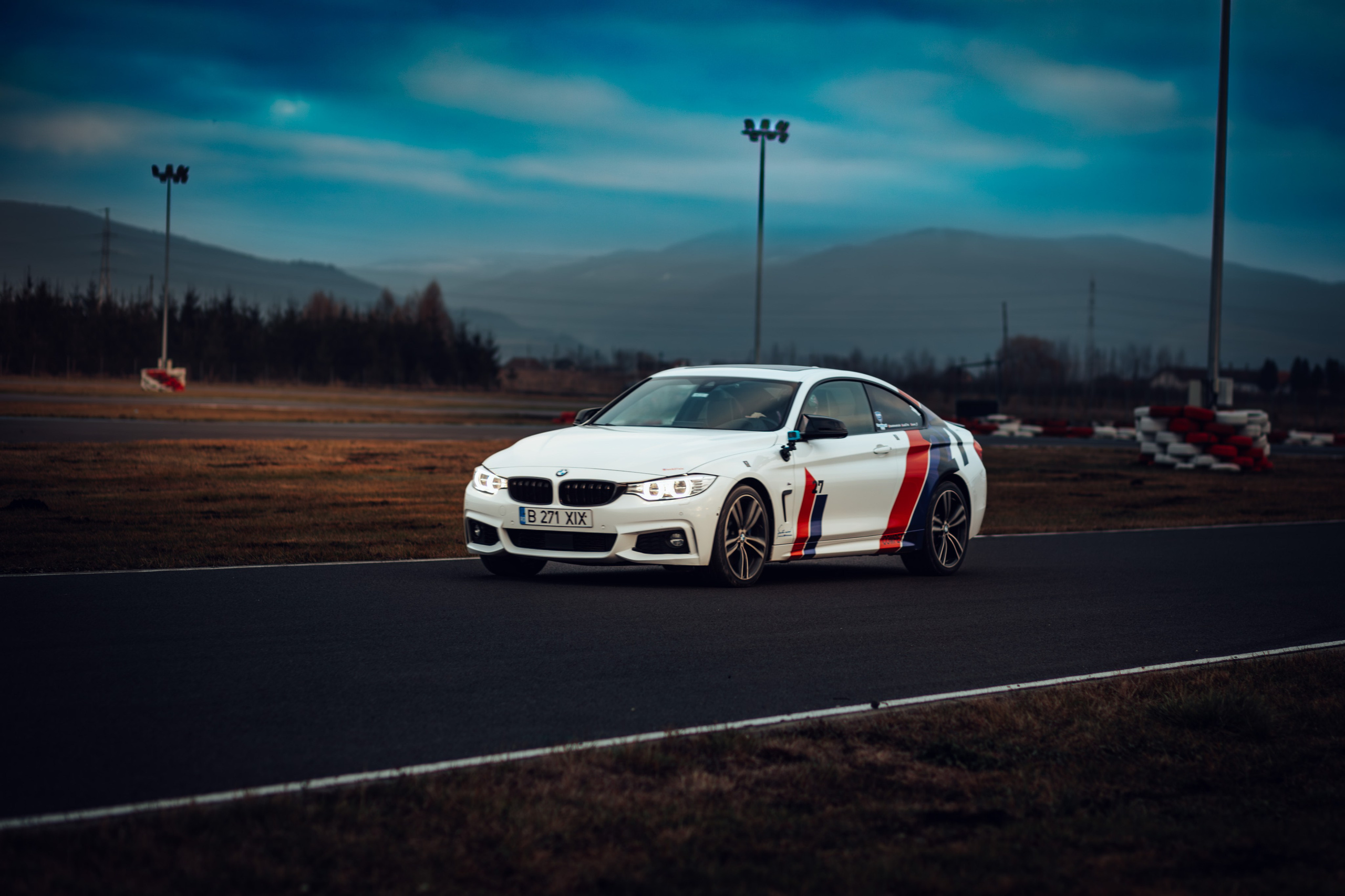 Masini. Ionut Brehuescu — Fotograf