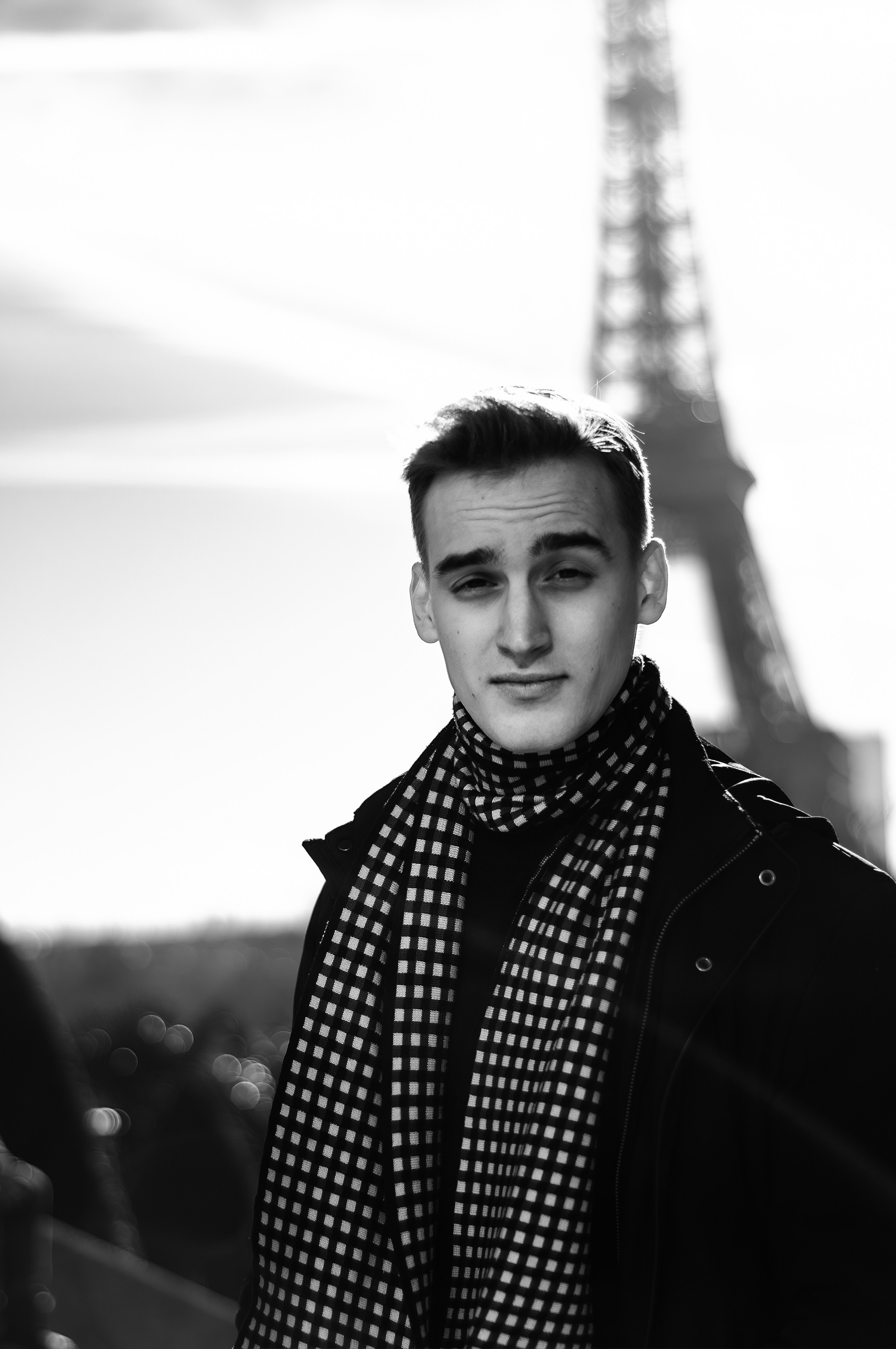 Мужская фотосессия у Эйфелевой башни. Фотограф в Париже Полина Осипова