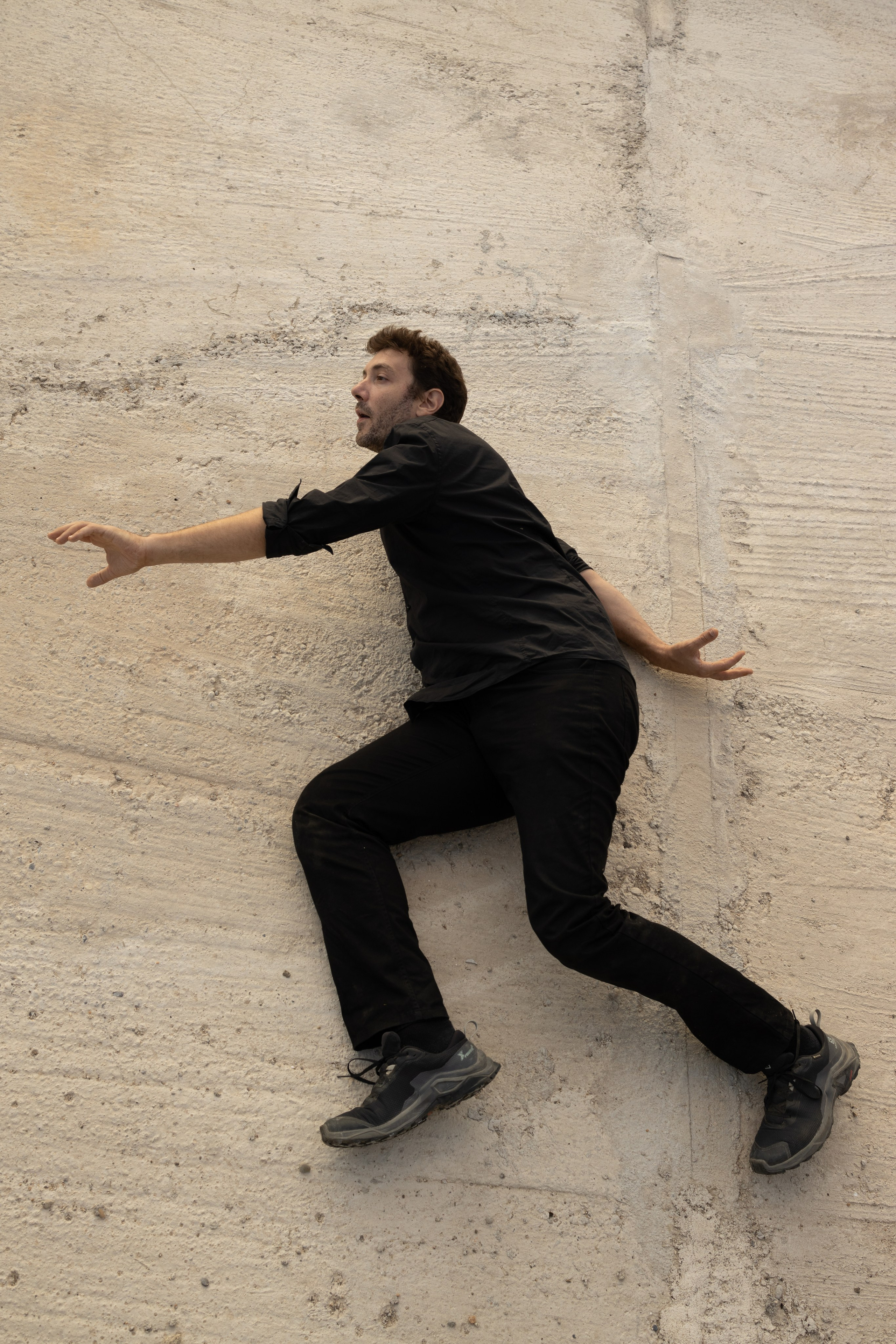 Portrait du portfolio d’un acteur Avignon Provence France. Histoires d’amour, séances photos de famille et de mariage en France