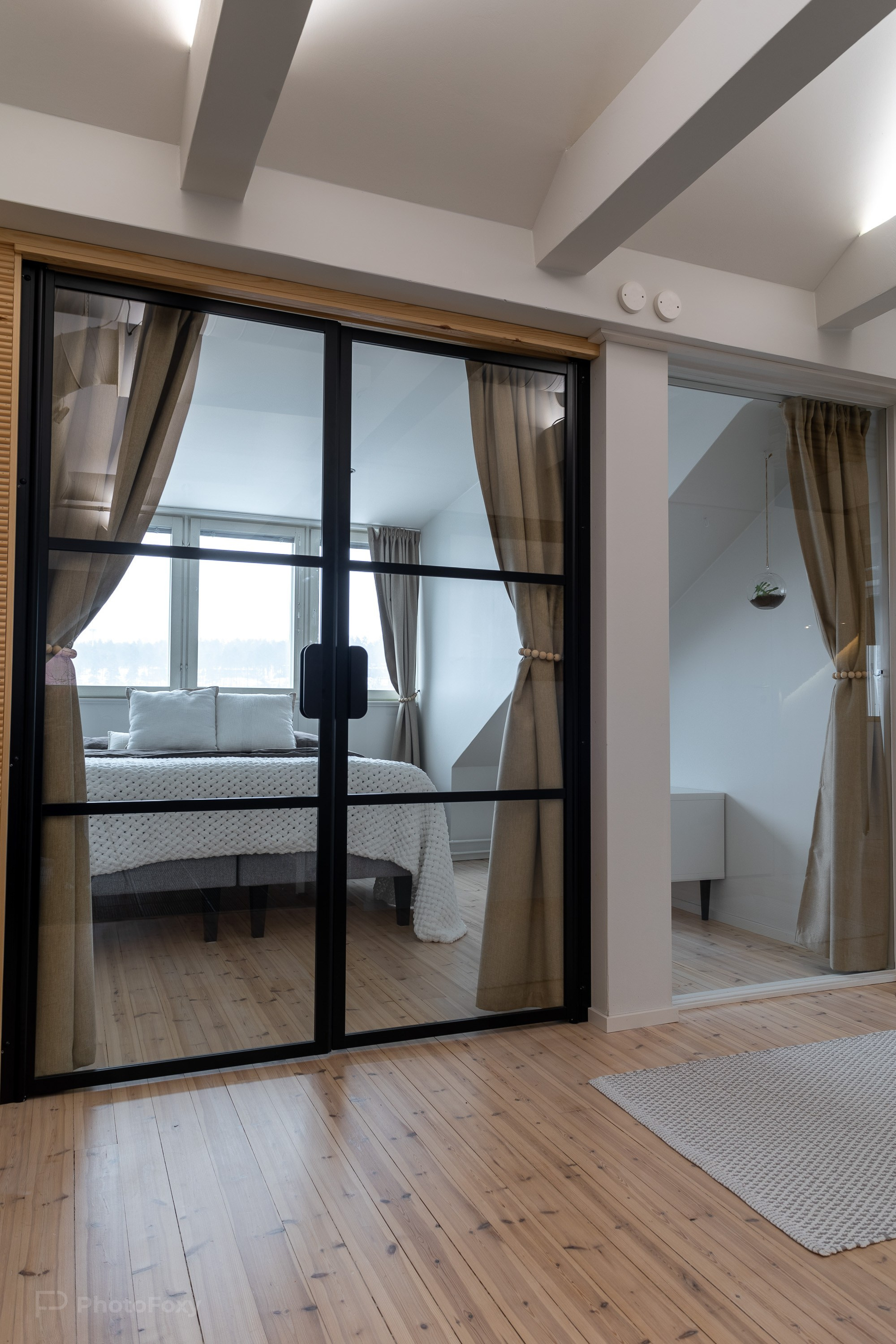 Ullakkoasunto. Valokuvaaja Lahti, Helsinki Elena Salonen