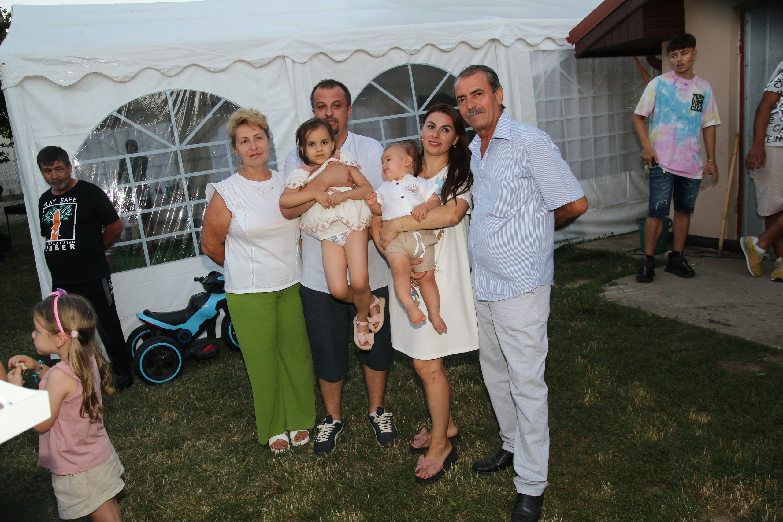 BYZO MEDIA. PETRU BYZO - family and children photographer in ROMANIA
