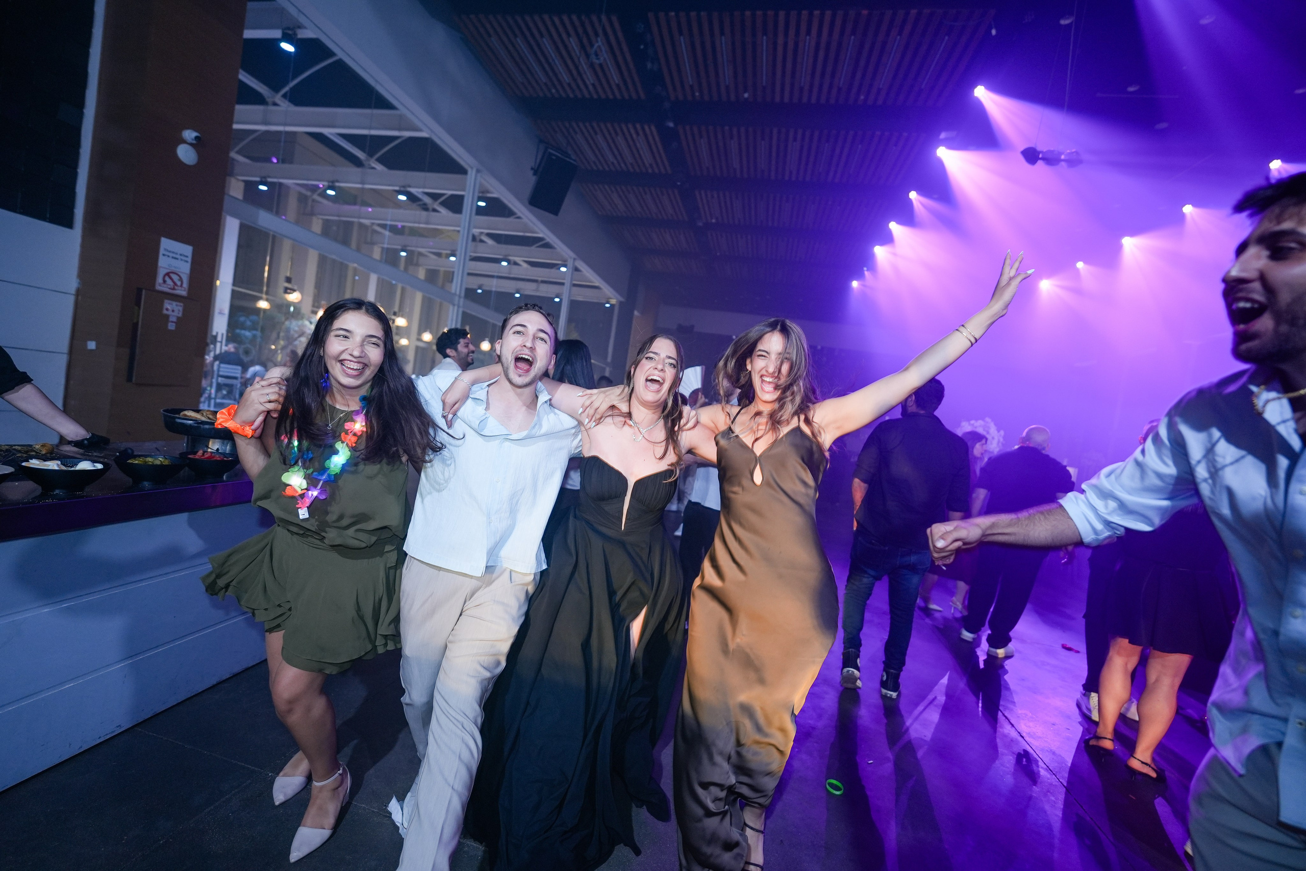 The Party. לופו צלמים — צילום חתונות ואירועים