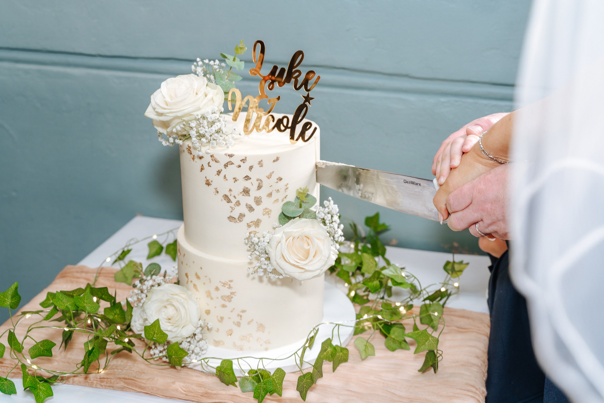 Luke and Nicola’s wedding at Danson House. Photographer in England Ekaterina Romanova