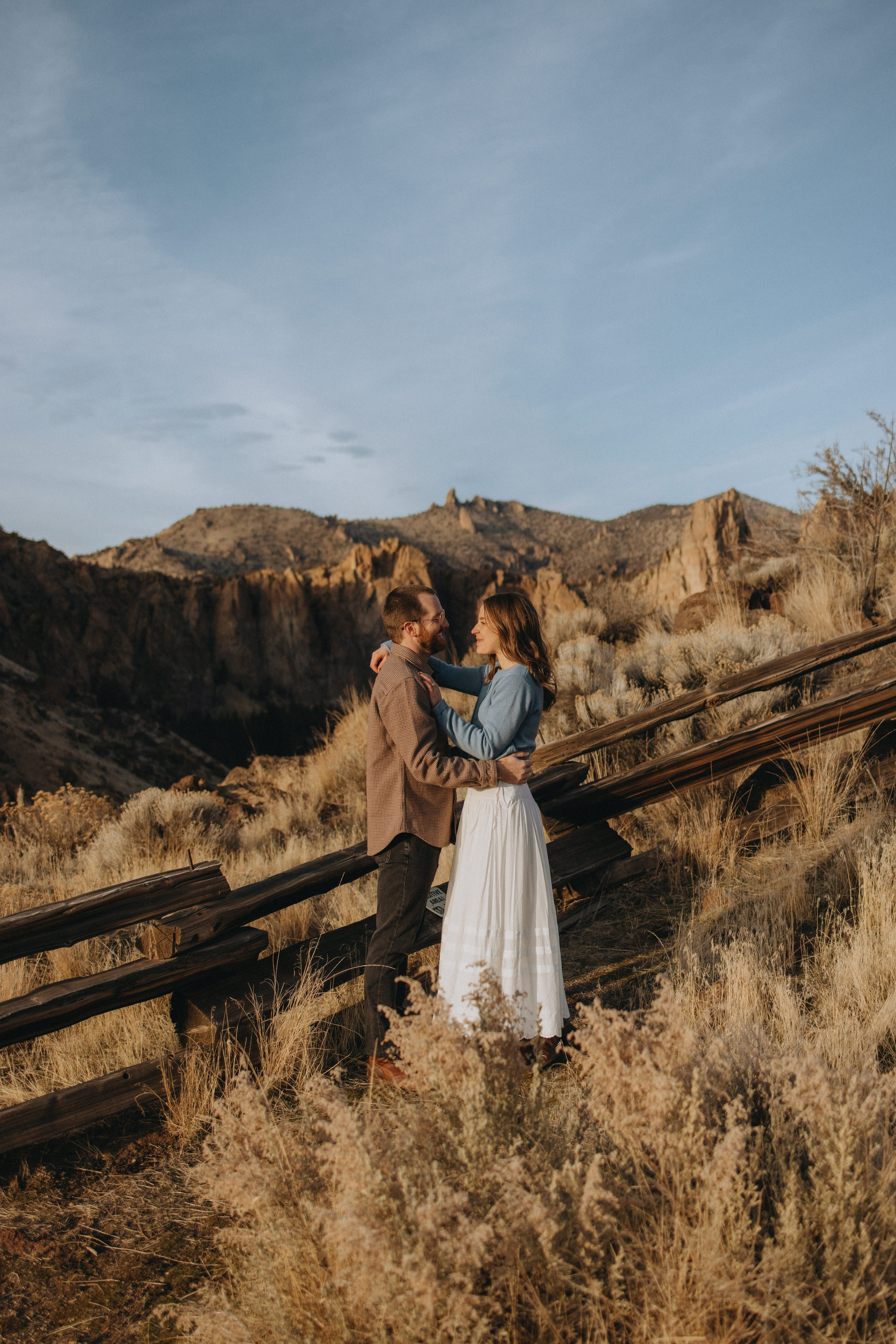 Shelby & Riley Engagement Session | Smith Rock State Park, Oregon. Portland & Seattle Wedding, Elopement & Engagement Photographer | Georgy Shishkin