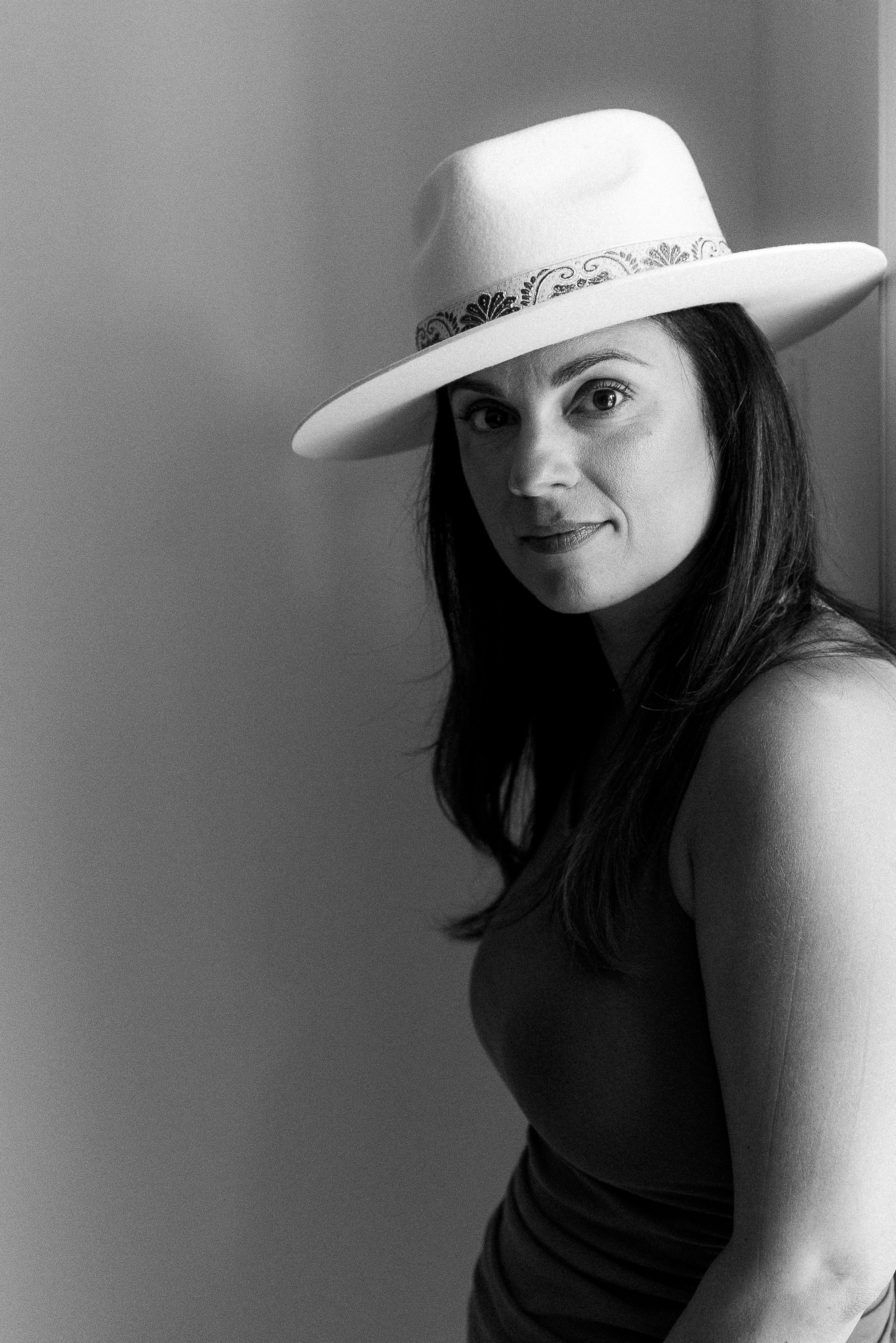 S. Rawnoir- Portrait photography by Daria Paliy.Timeless black&white portraits of women in NYC area