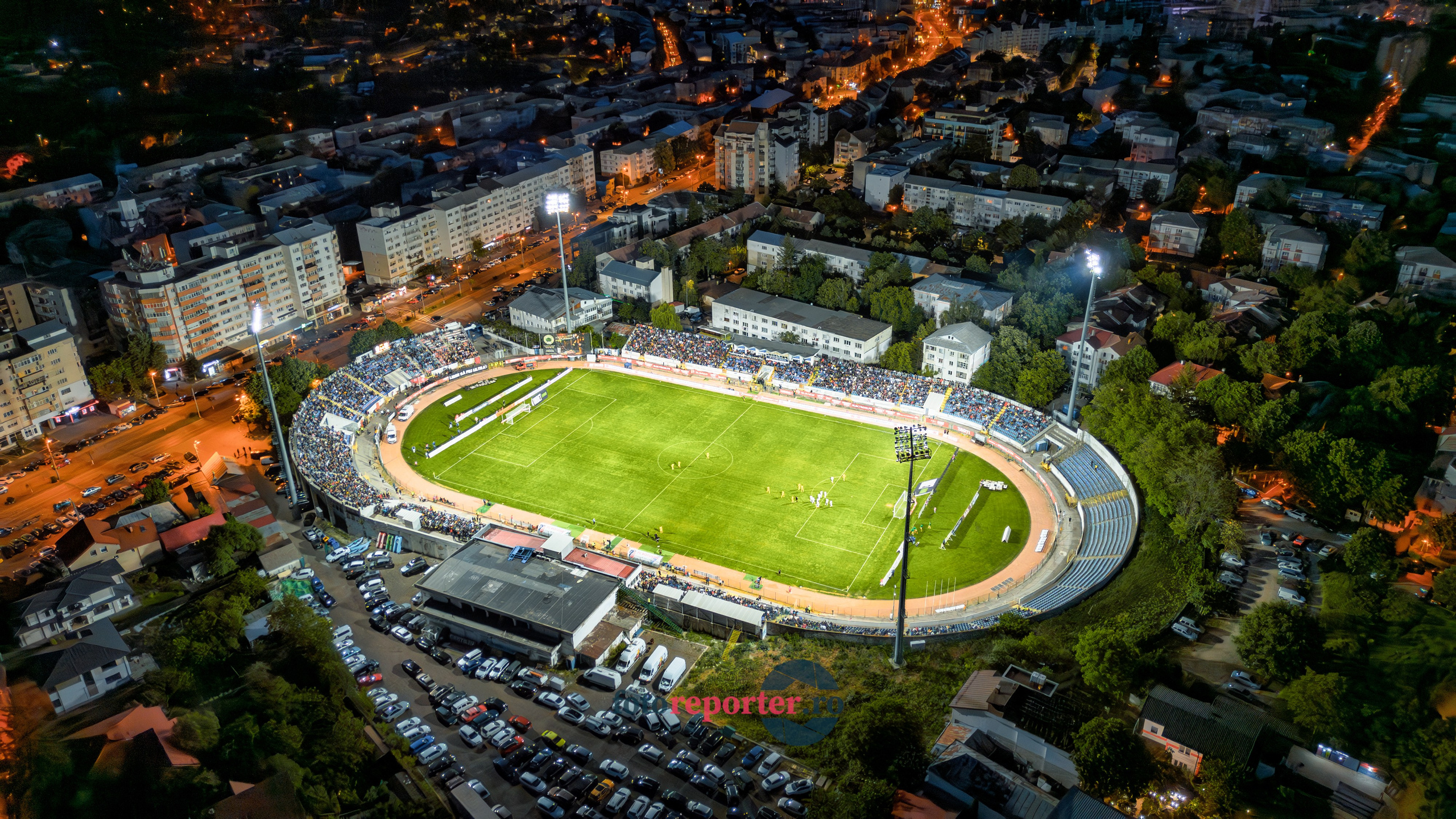 Galerie Foto: FC Botoșani vs. CS Mioveni - Pe 17 mai 2024, am fost martorii unei partide incredibile între FC Botoșani și CS Mioveni, în prima manșă a barajului pentru evitarea retrogradării. În fața unui stadion plin de emoție și speranță, echipa noastră a obținut o victorie importantă, cu un gol marcat de Aldair în minutul 93. 💪 *FC Botoșani 1-0 CS Mioveni*⚽️ Urmăriți momentele cheie ale meciului și bucuria suporterilor în această galerie foto! Pregătiți-vă pentru meciul de retur de pe 24 mai, când vom lupta din nou pentru a rămâne în prima ligă.#FCBotoșani #CSMioveni #BarajRetrogradare #ForzaBotoșani 