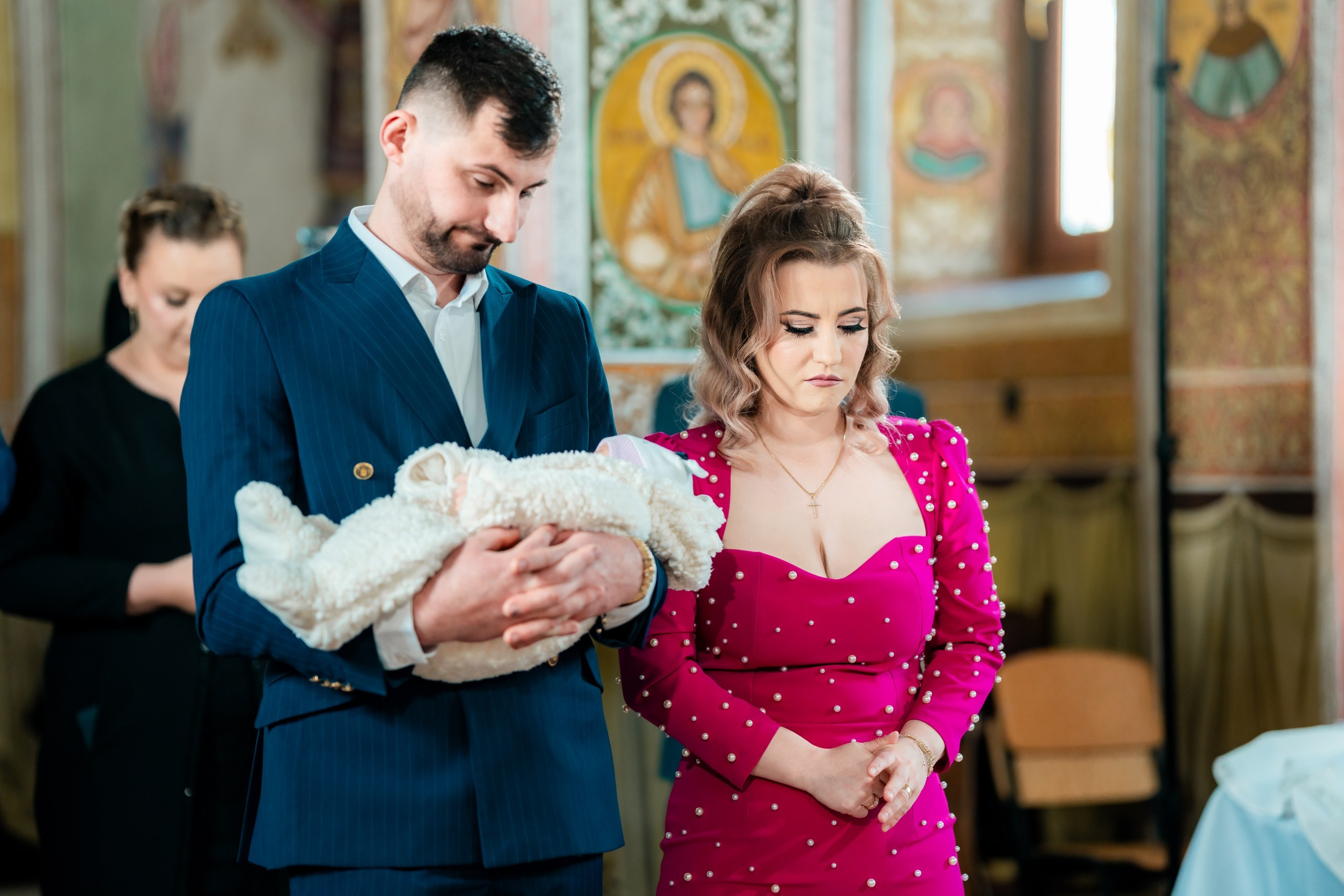 fotograf botez Miruna Parascheva, fotografie botez Botoșani, fotograf Alin Chirilă, amintiri botez, fotografii botez, botez Miruna Parascheva, fotograf copii, fotografie botez în Botoșani-alt="botez Miruna Parascheva, fotografie botez Alin Chirilă, amintiri botez, fotografii emoționante botez Botoșani"-- fotografii-botez-bebelus- amintiri-botez-micuț- moment-sfânt-crestinare- fotografie-emotionanta-botez- detalii-botez-bebelusi- parinti-fericiti-la-botez- fotograf-botez-profesionist- botez-in-biserica-ortodoxa- micuț-botezat-cu-emoție- zâmbete-și-lacrimi-la-botez- bebeluș-la-cristelniță- decor-botez-colorat- botez-cu-dragoste-și-credință- emotie-pura-la-botez- fotograf-botez-botosani- botez-iasi-suceava-fotograf- amintiri-nepretuite-botez