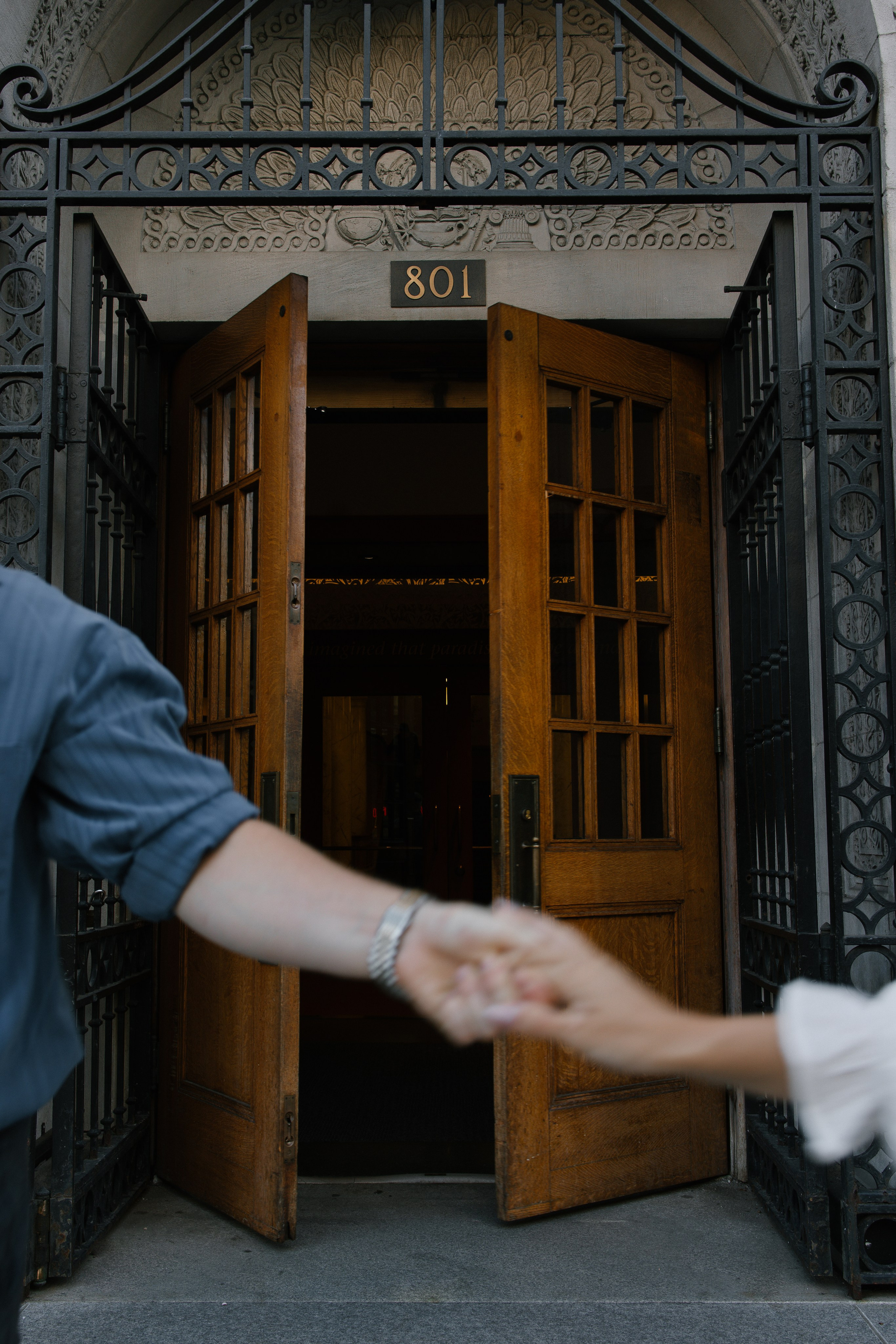 Central Library. Family photographer Oregon — Washington