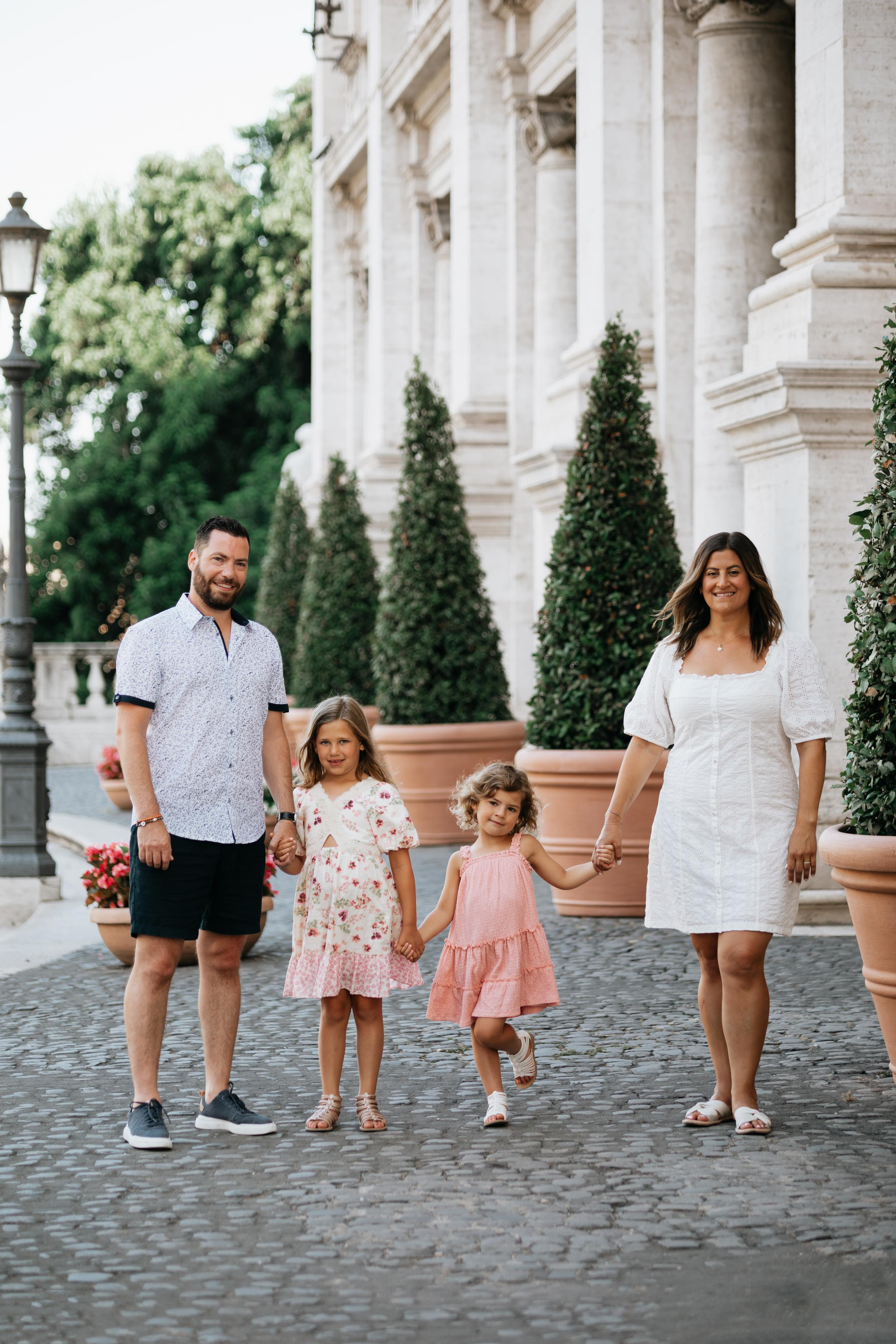 Family photoshoot in Rome. Photographer in Rome