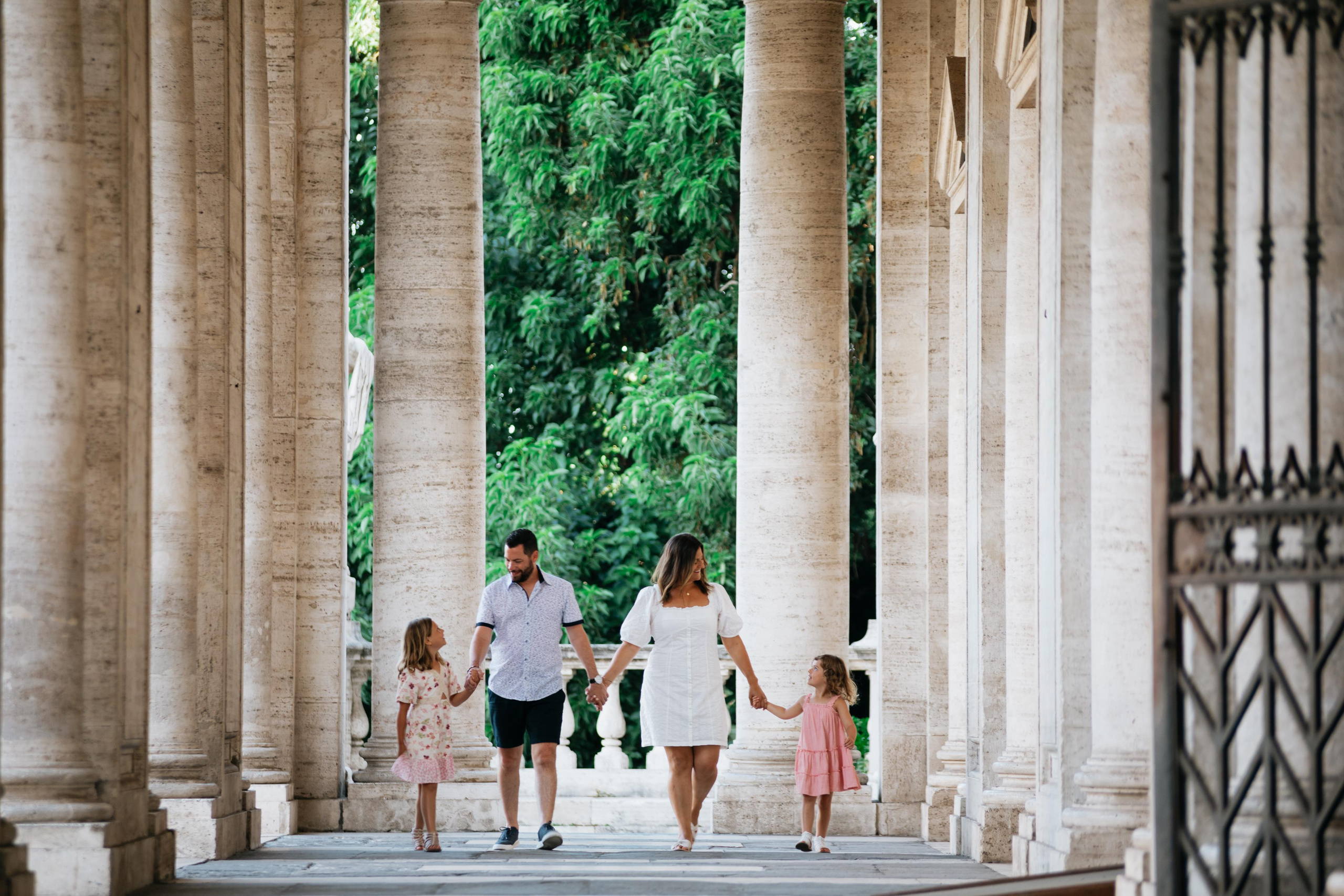 Family photoshoot in Rome. Photographer in Rome