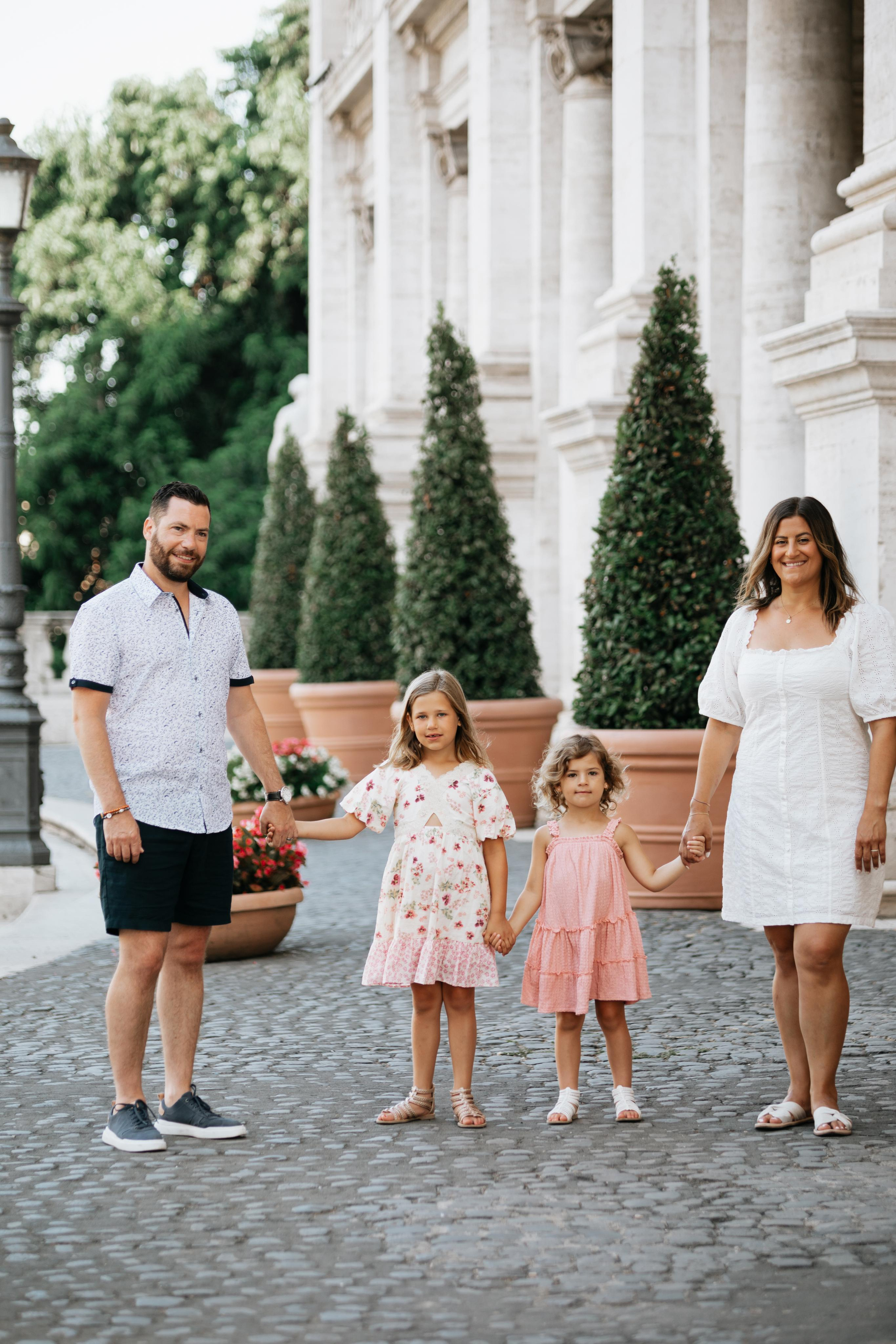 Family photoshoot in Rome. Photographer in Rome