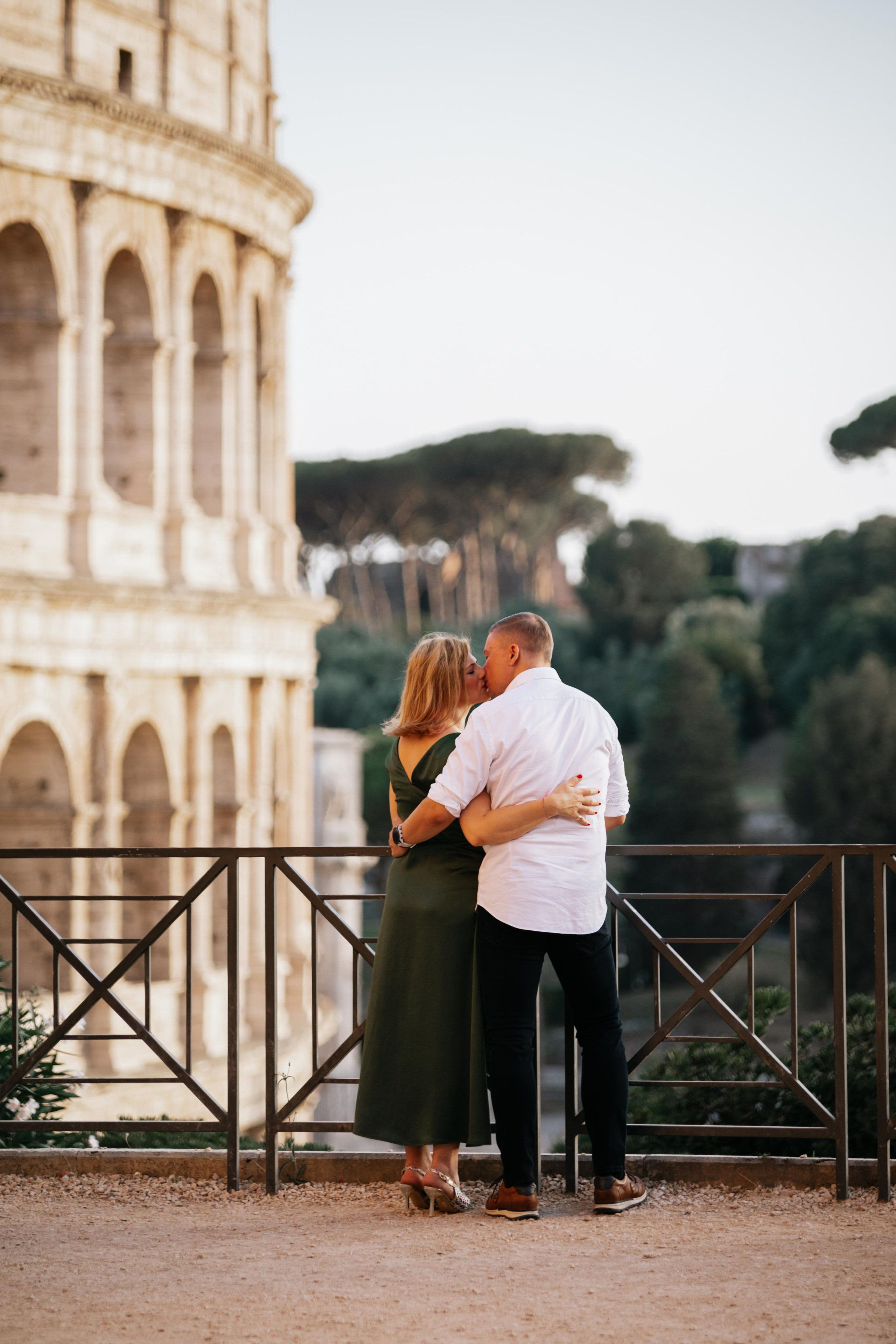 Eleni & Juha. Romantic Photoshoot. Photographer in Rome