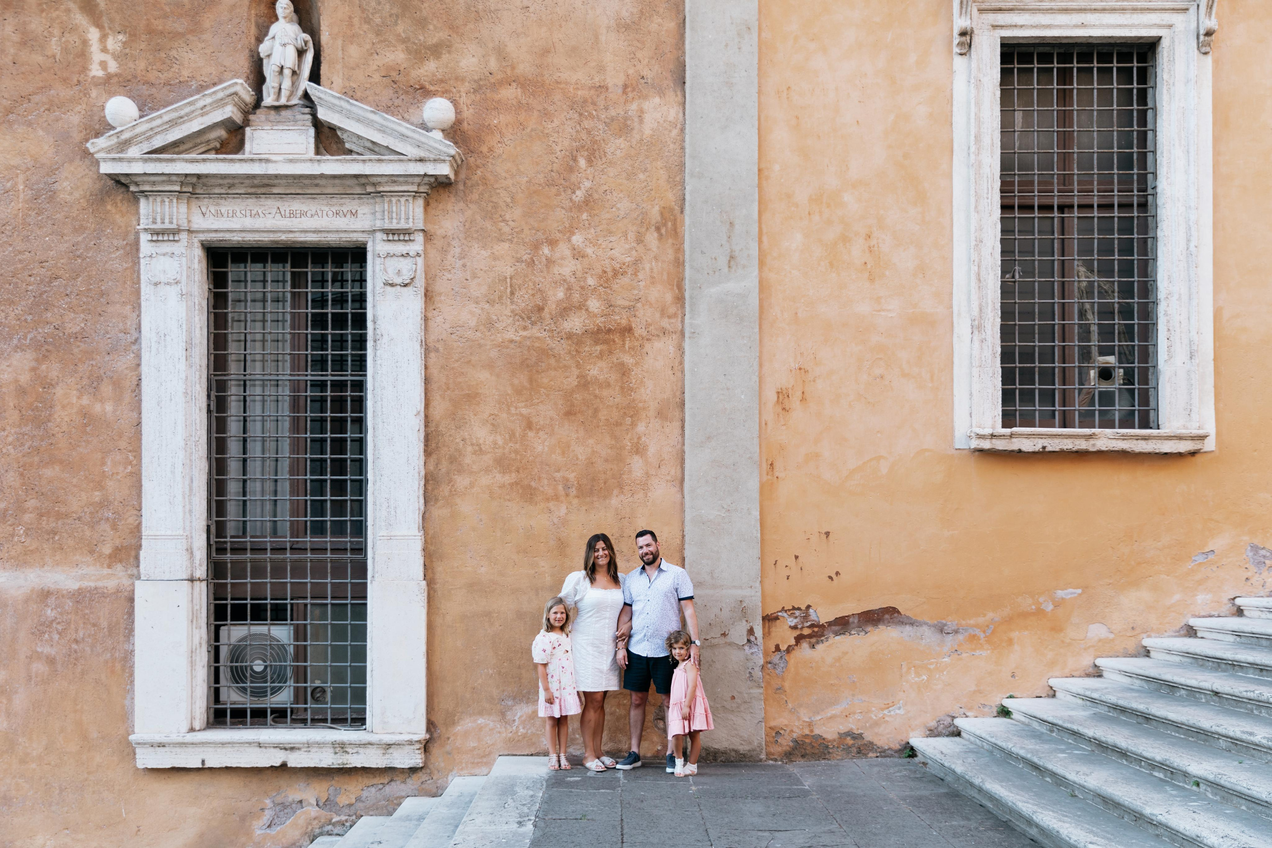 Family photoshoot in Rome. Photographer in Rome