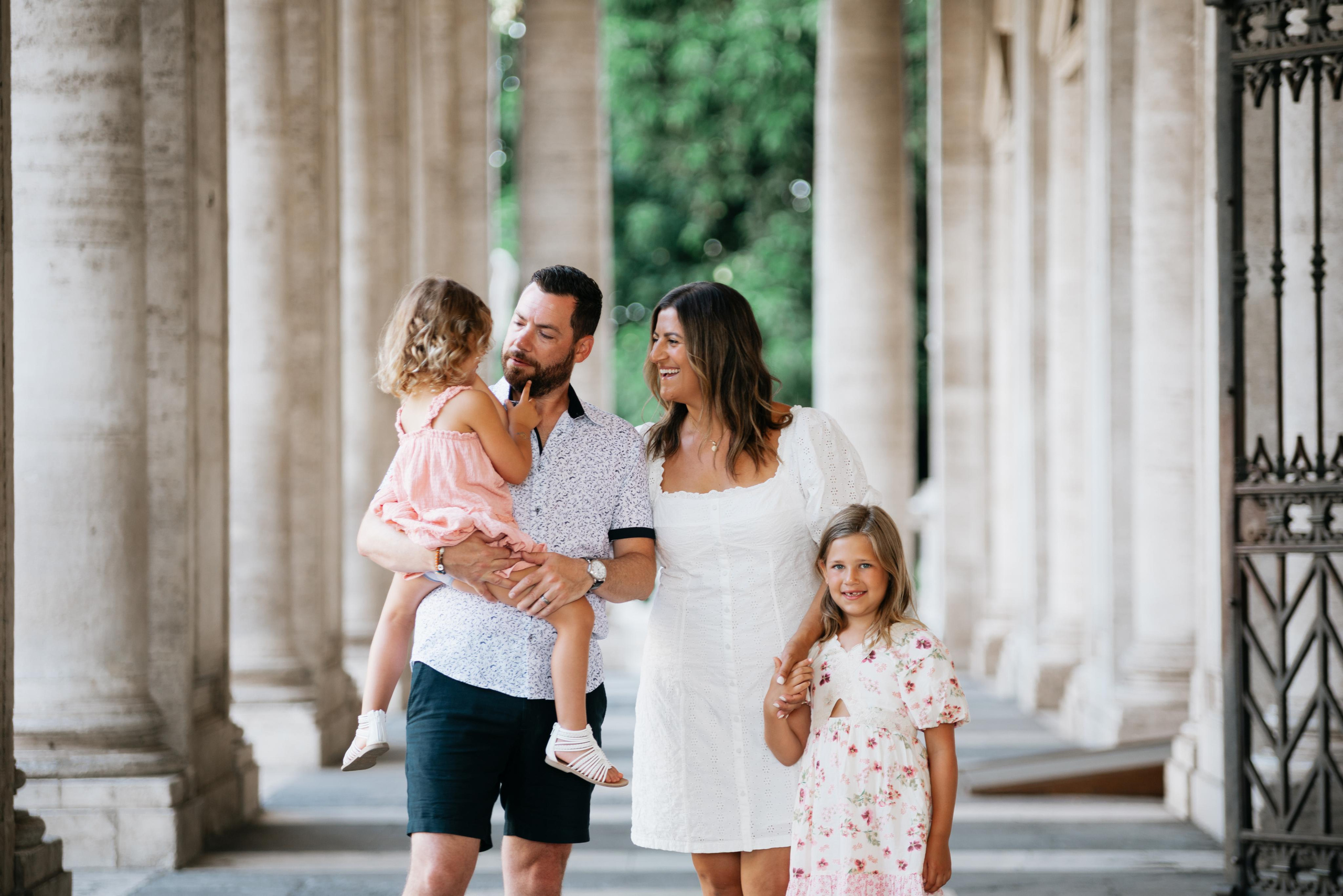 Family photoshoot in Rome. Photographer in Rome