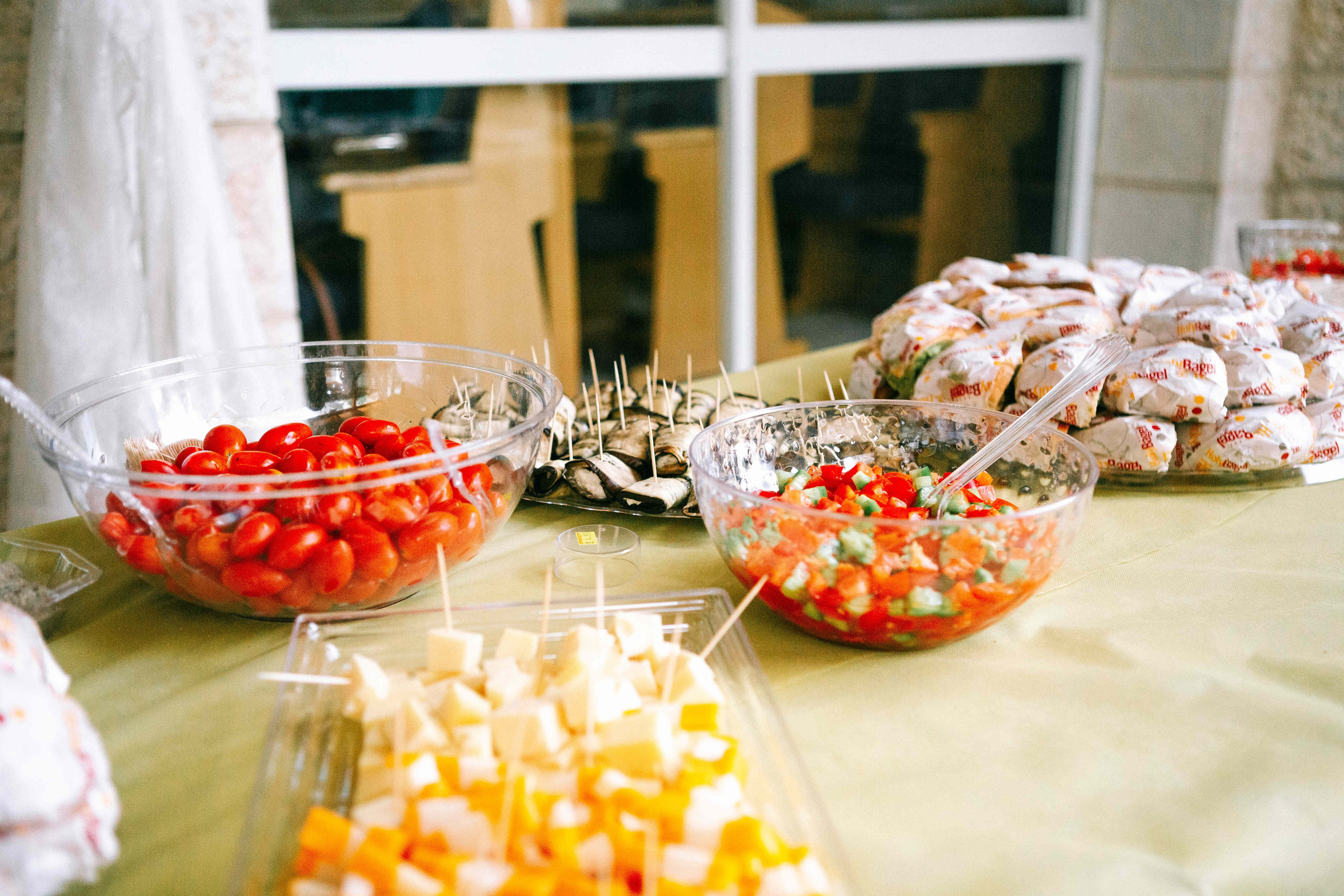 BRITH MILA IN THE SMALL SYNAGOGUE. PHOTOGRAPHER IN ISRAEL