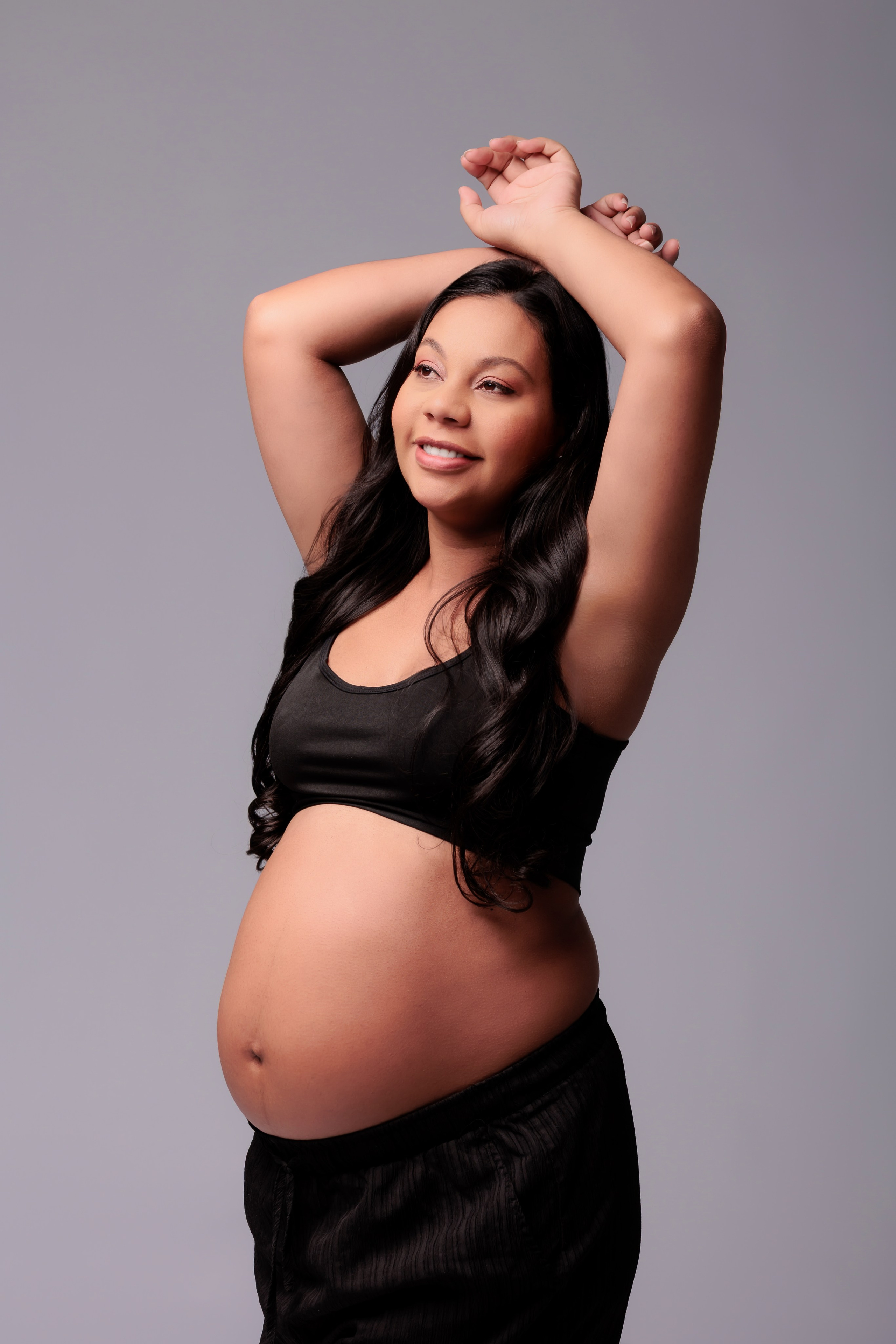 Fotografia de gravidez feminina com estilo elegante em Indaial Timbó e Blumenau