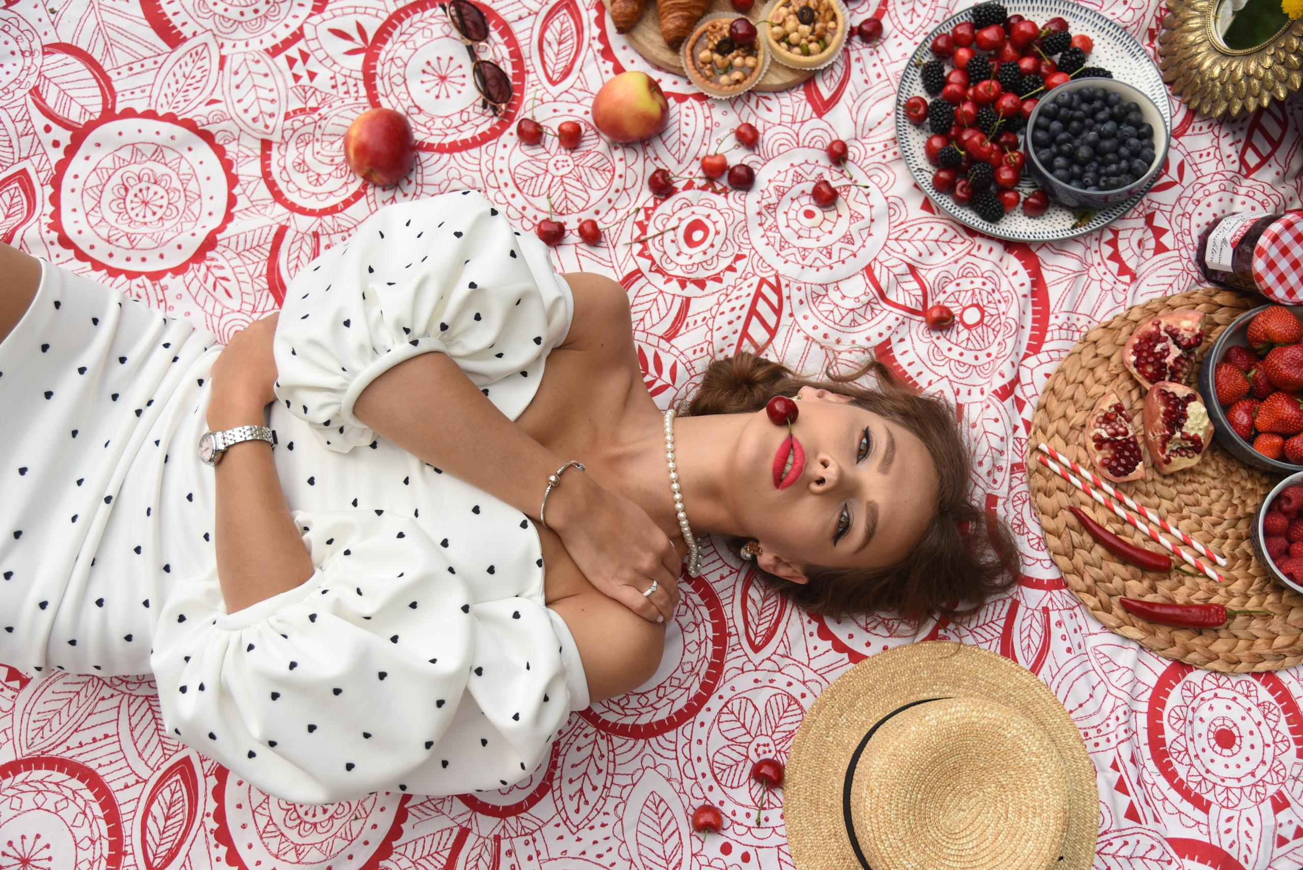 Summer in Luxembourg (picnic). Photographer in Luxembourg Tanita