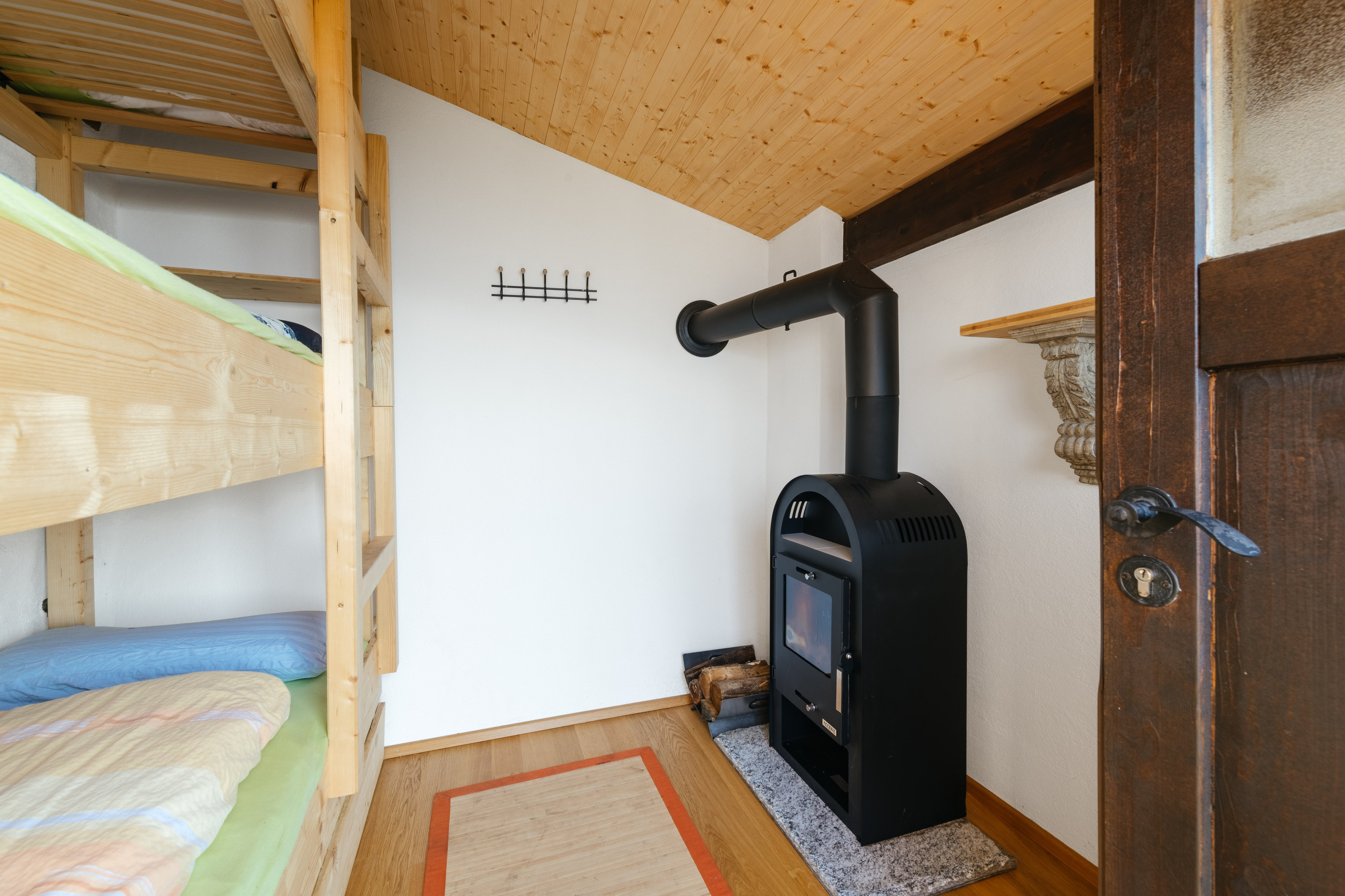 Rustico, VAL RESA, TICINO. Hallo! Ich bin Elena und arbeite als Immobilienfotografin