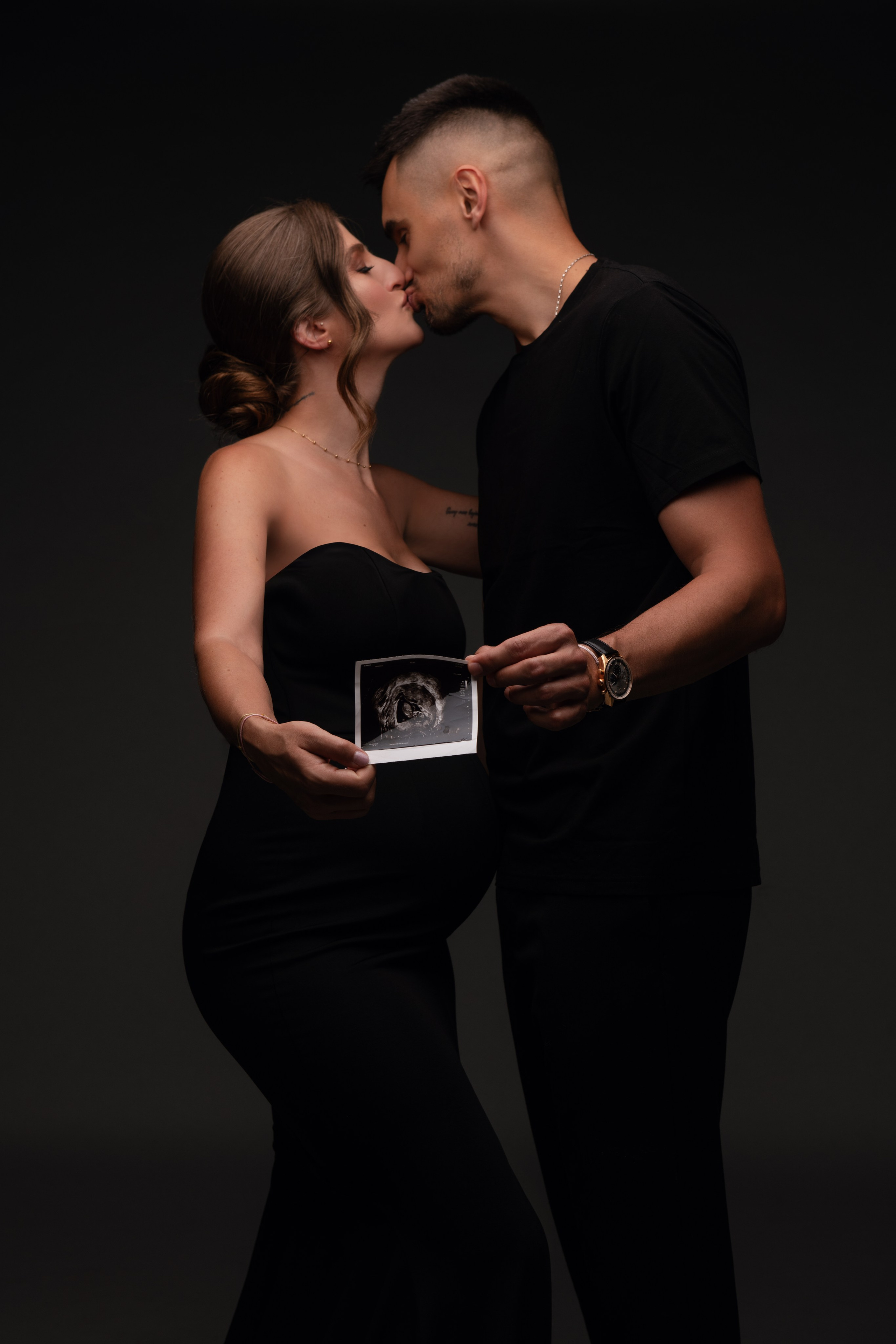 Barbora & Artiom. Maternity photoshoot. Professional photographer in Prague Anastasia Haritonova