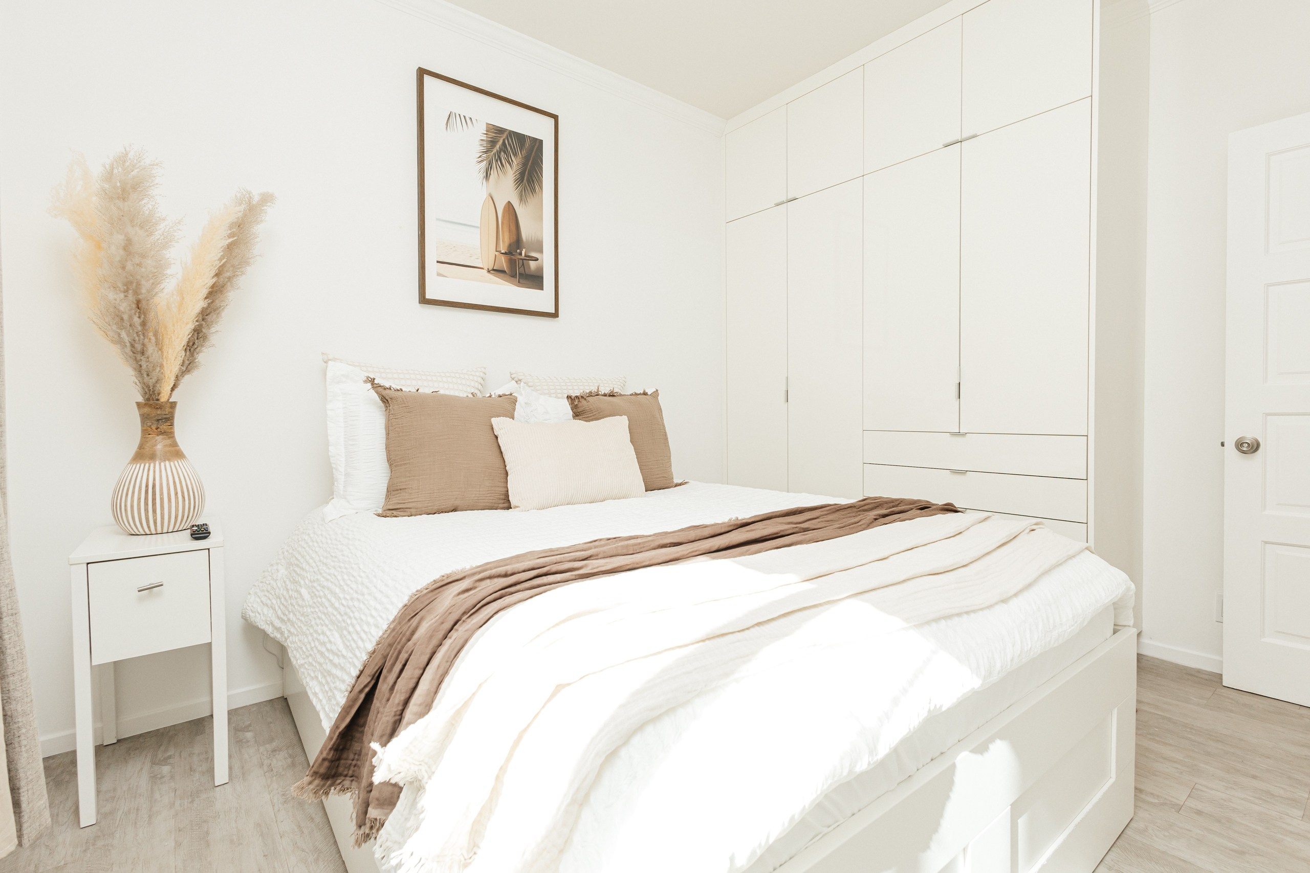 Session Apartments. Photographer Andrei White