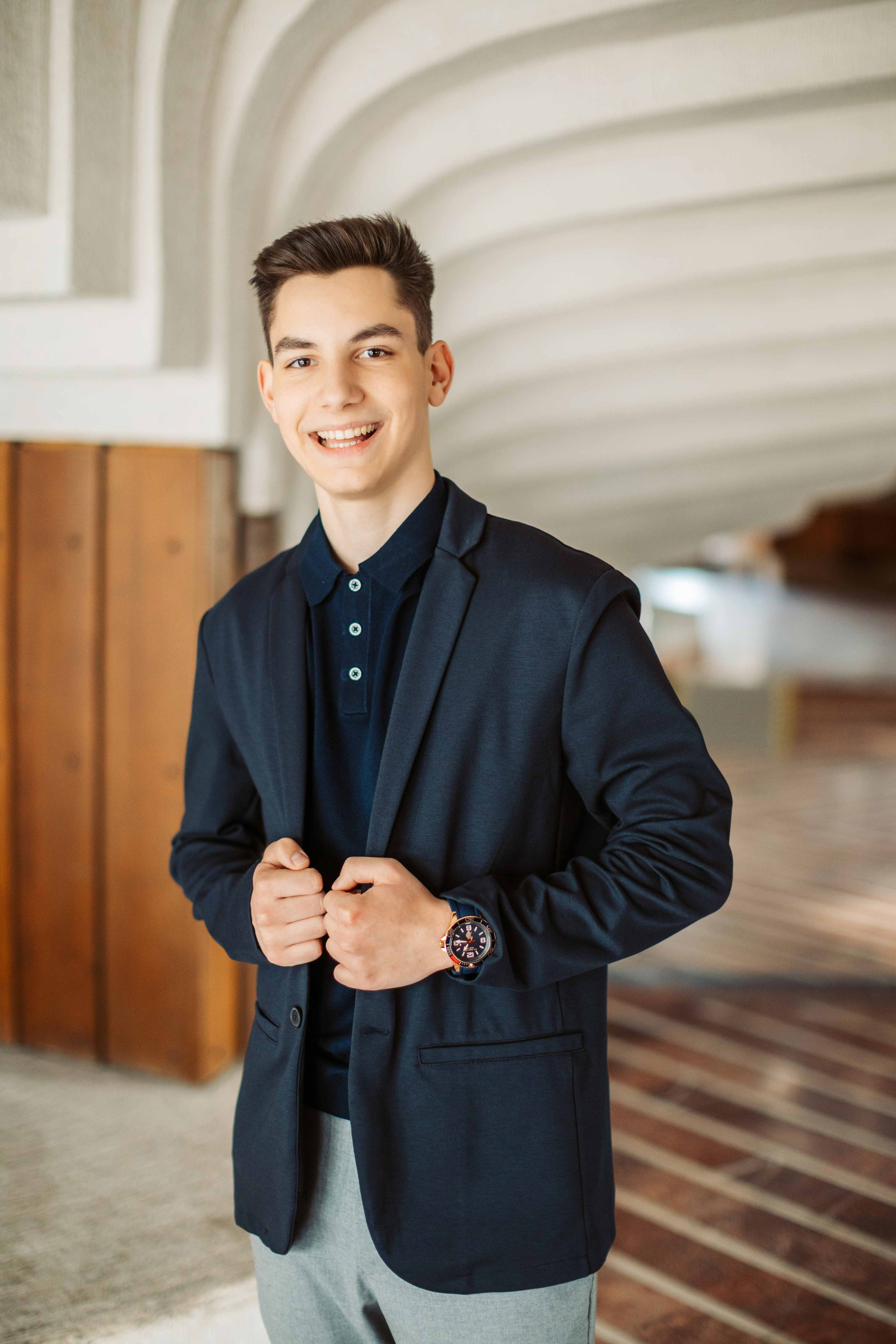 12C — Unirea. Contrast Studio